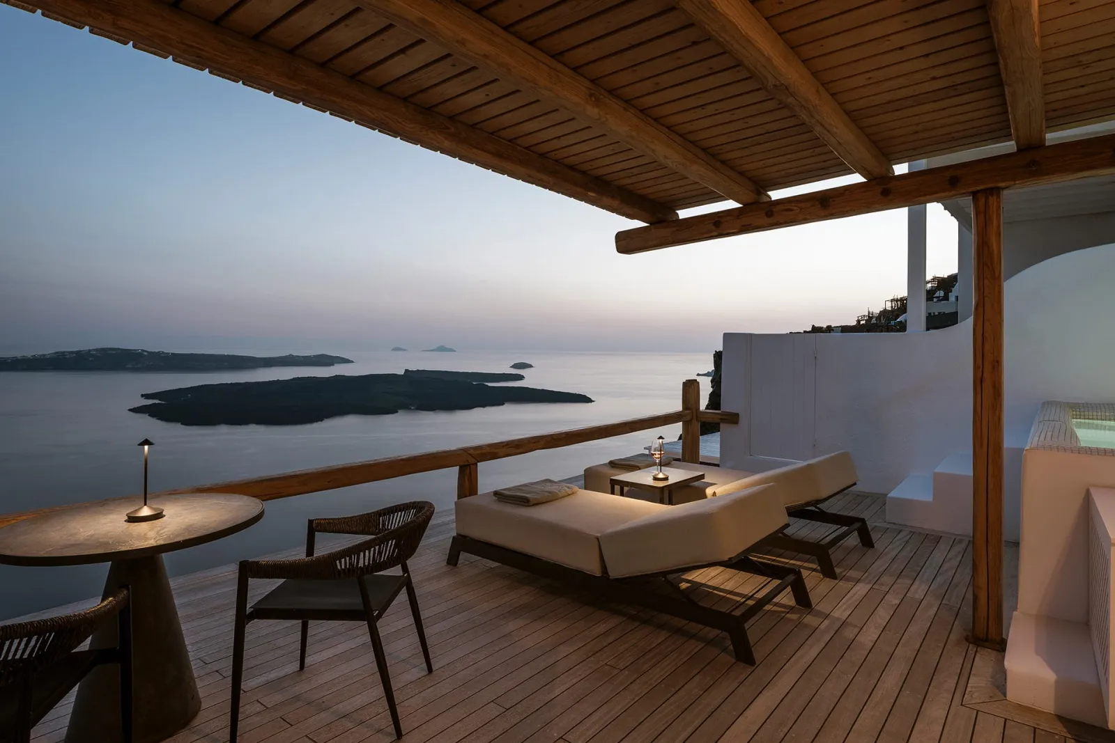 EXECUTIVE SUITE - Panoramic Caldera & Volcano Sea View - Private Use Deck - Private Outdoor Plunge Pool