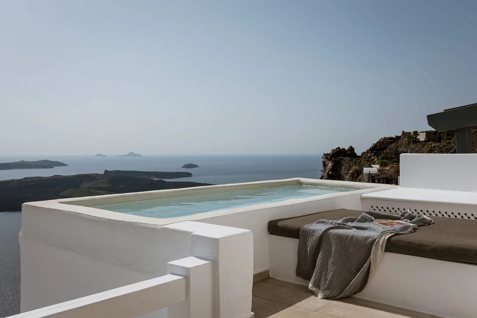 MARE GRAND SUITE - Panoramic Caldera & Volcano Sea View - Private Terrace with Outdoor Plunge Pool