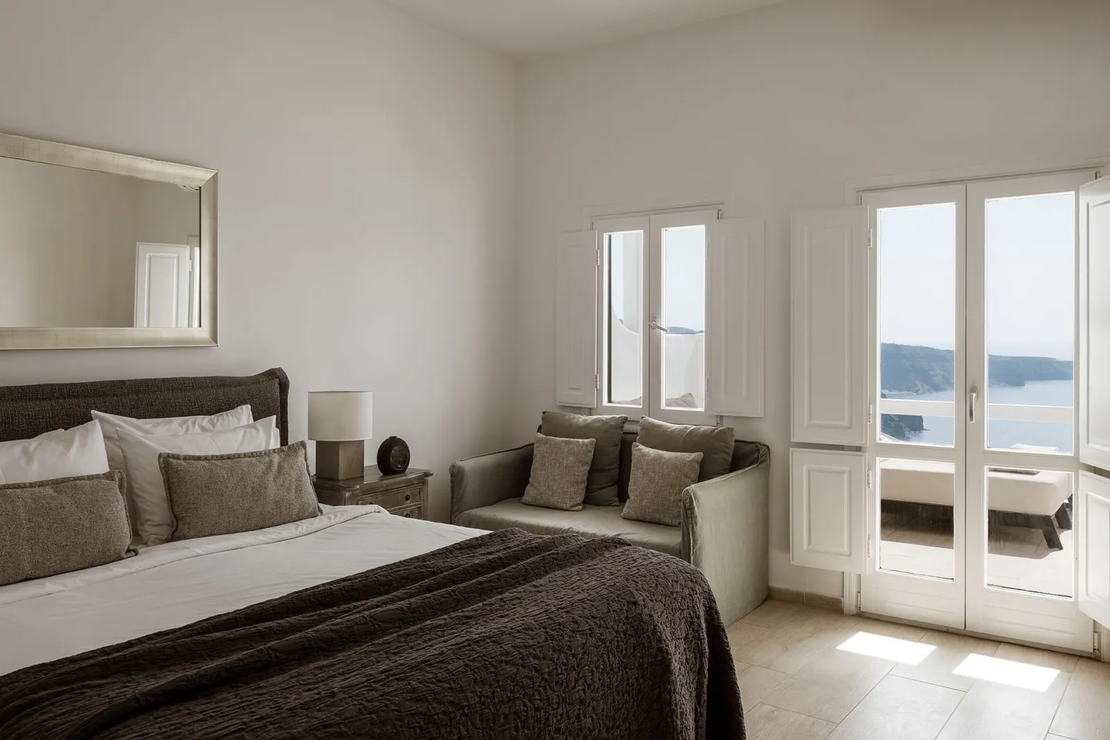 MARE GRAND SUITE - Panoramic Caldera & Volcano Sea View - Private Terrace with Outdoor Plunge Pool