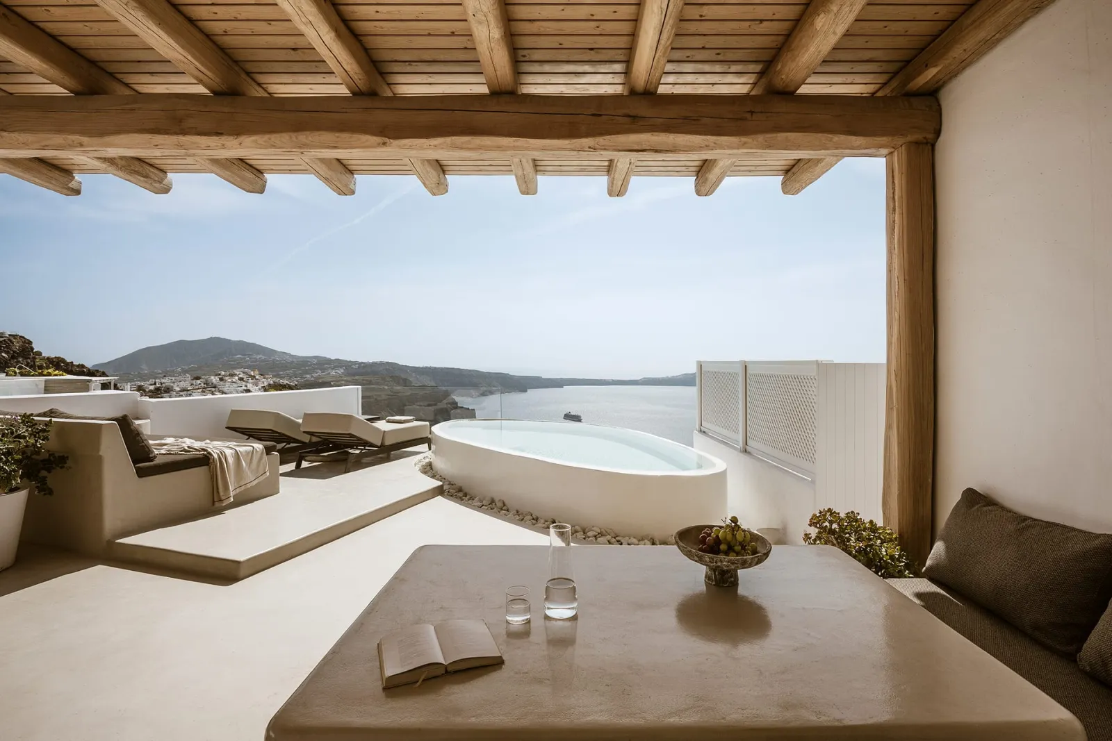 GRAND SUITE - Panoramic Caldera & Volcano Sea View - Private Terrace with Outdoor Plunge Pool