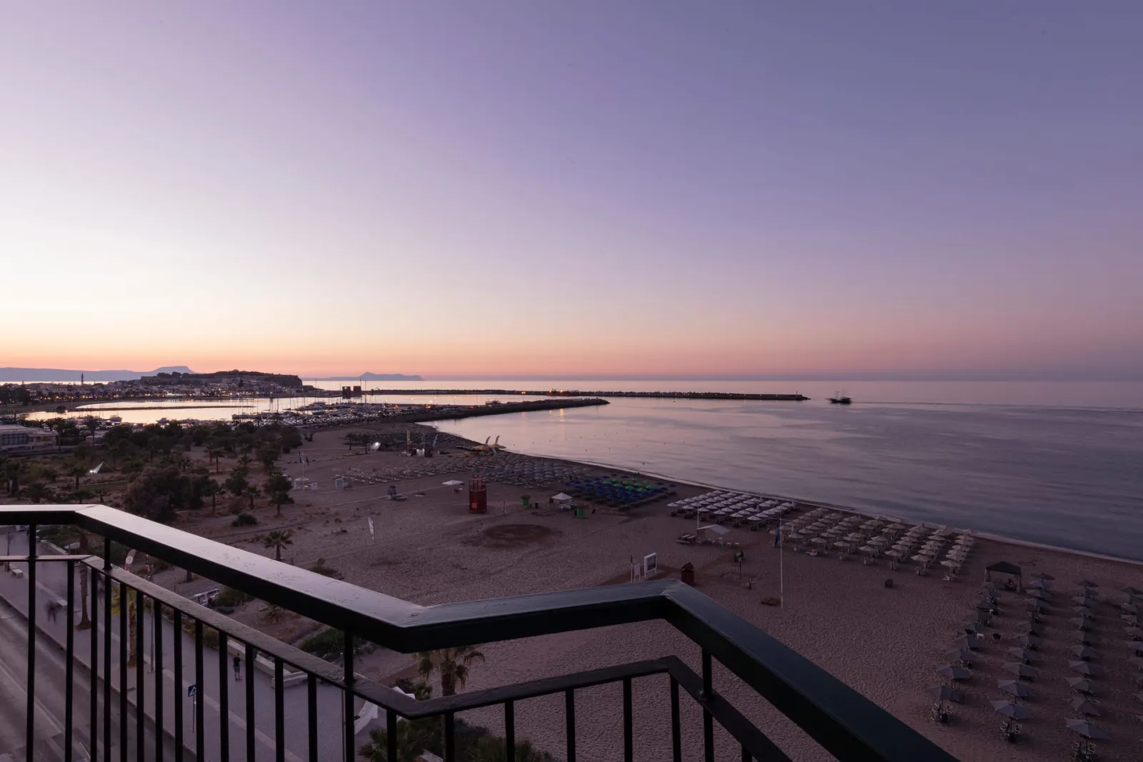 Mythica Deluxe Room - Sea Front