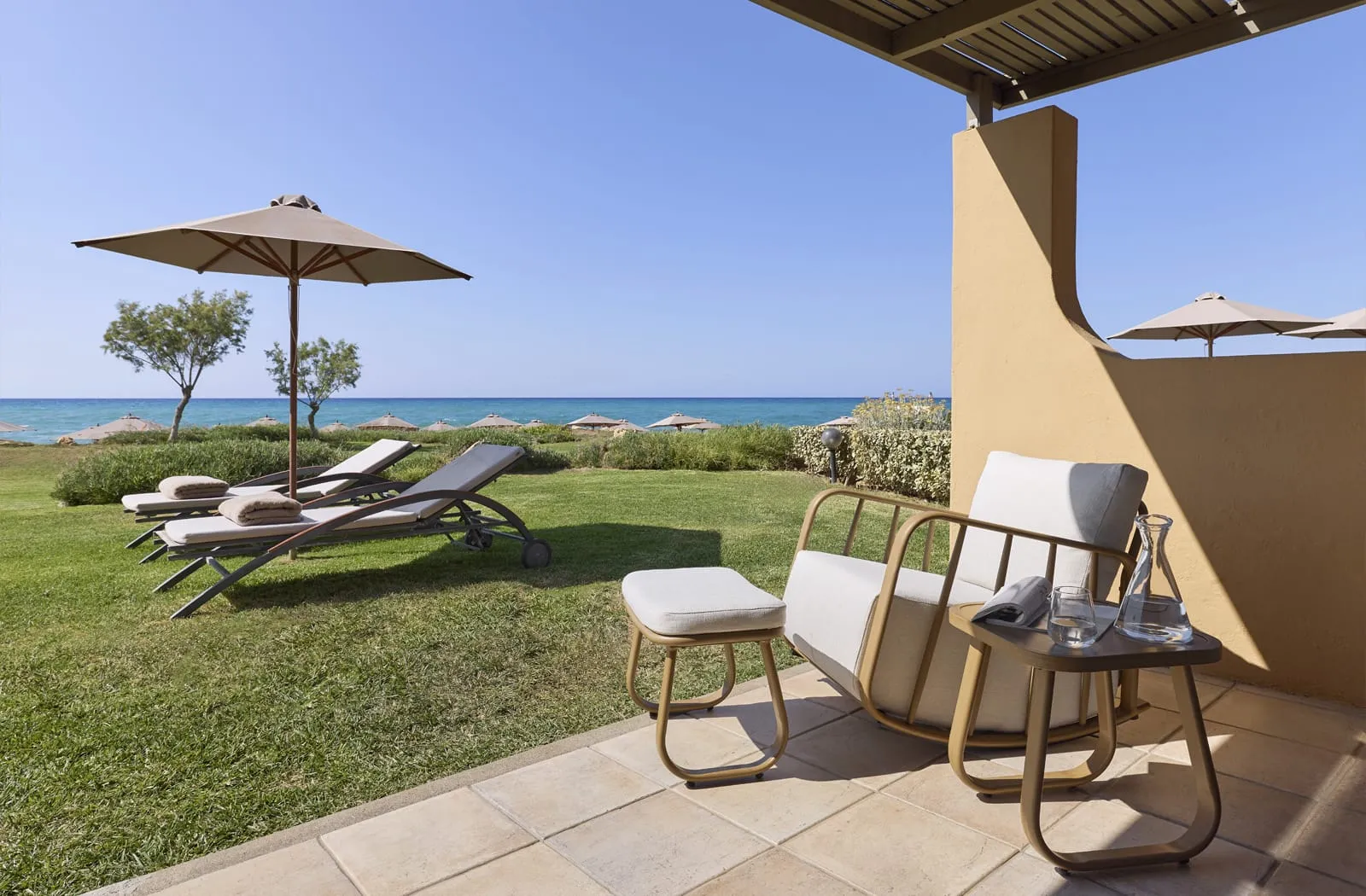 Mythica Bungalow - Beachfront