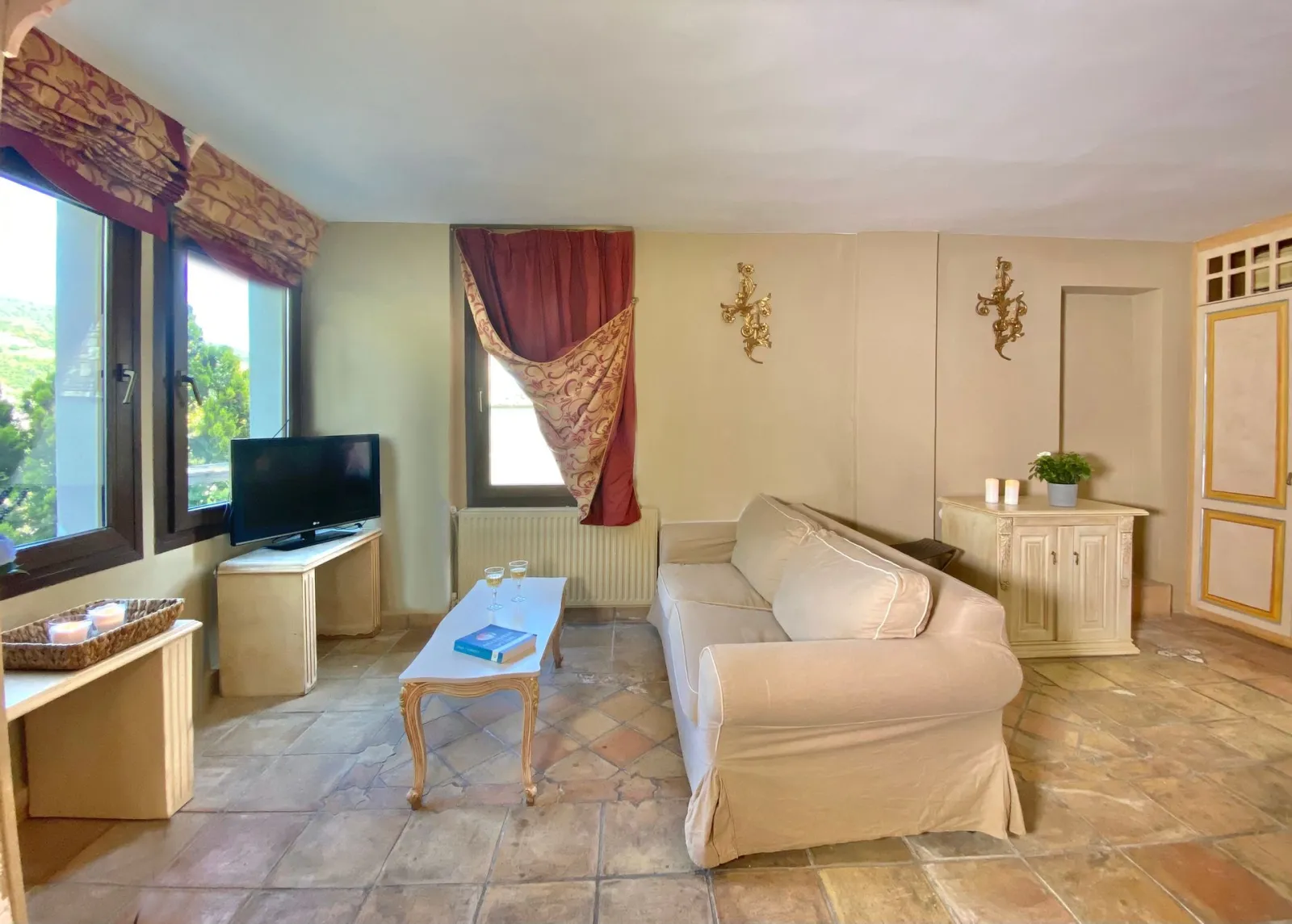Suite with Fireplace
