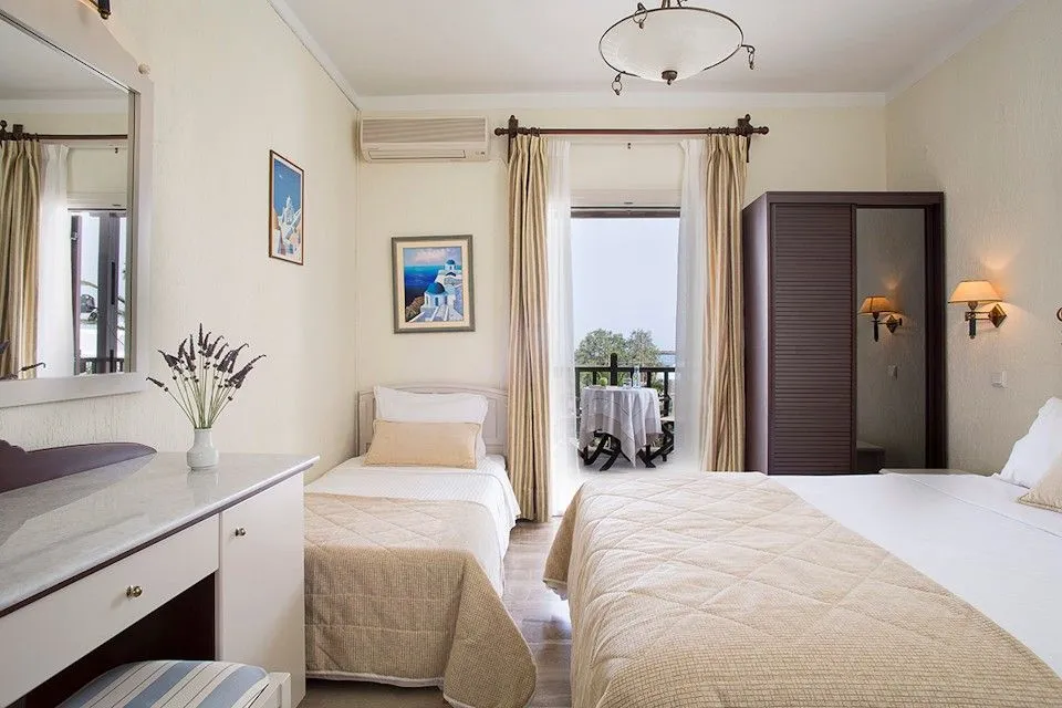 Triple Room