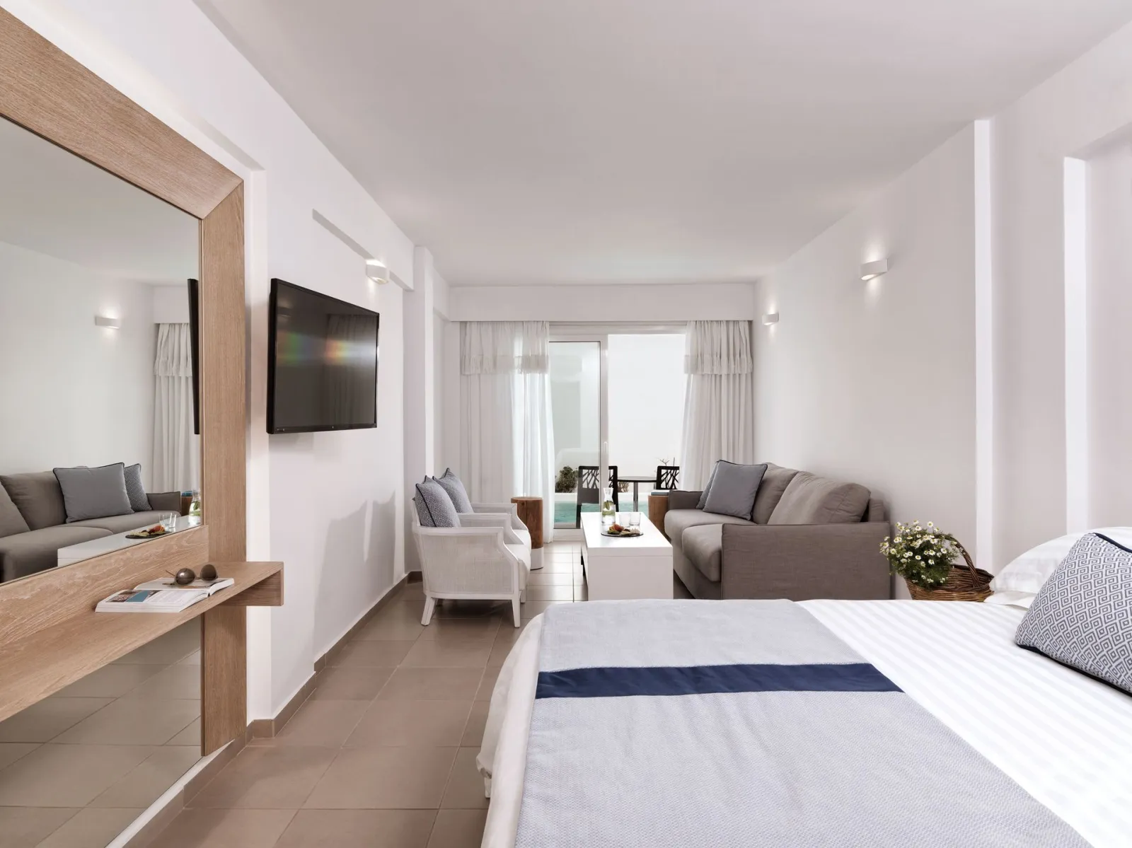 Junior Suite with Shared Swimming Pool
