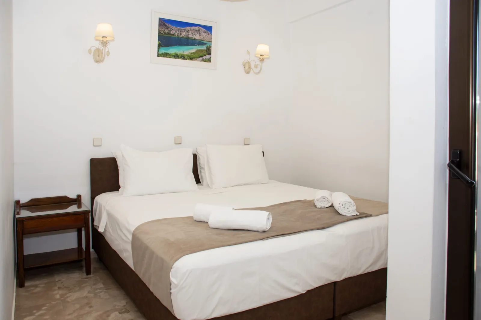 Twin Mountain View Room