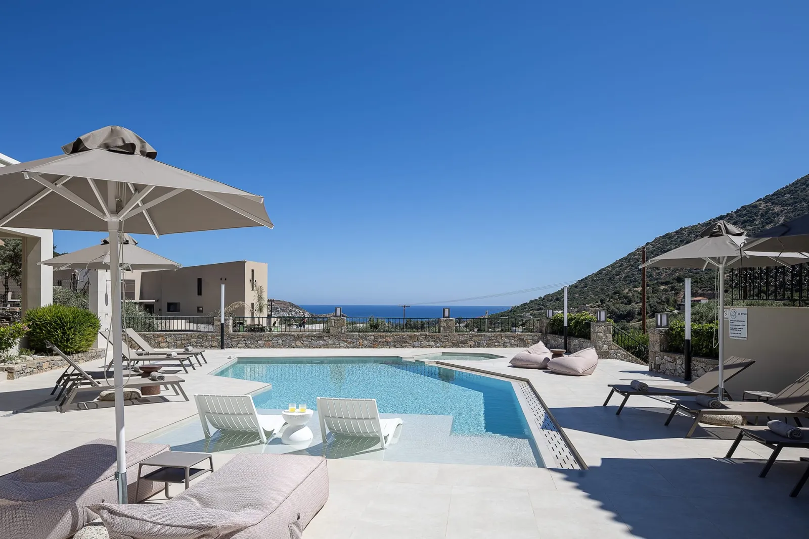 Argyro Villa - 3 Bedrooms &amp; Shared Pool