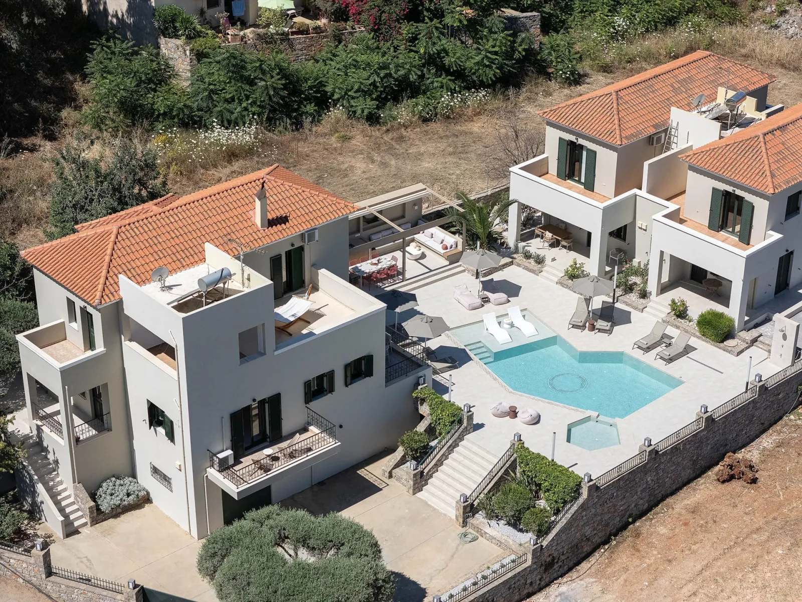 Argyro Villa - 3 Bedrooms & Shared Pool