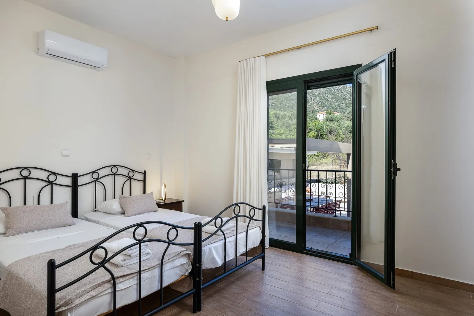 Argyro Villa - 3 Bedrooms &amp; Shared Pool