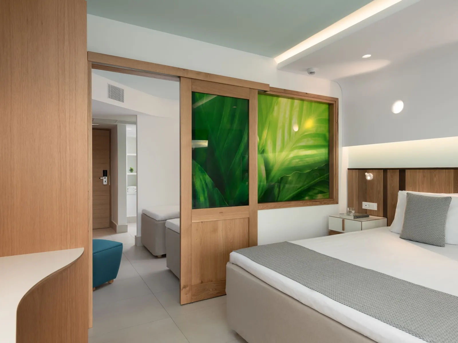 Family Room Swim Up