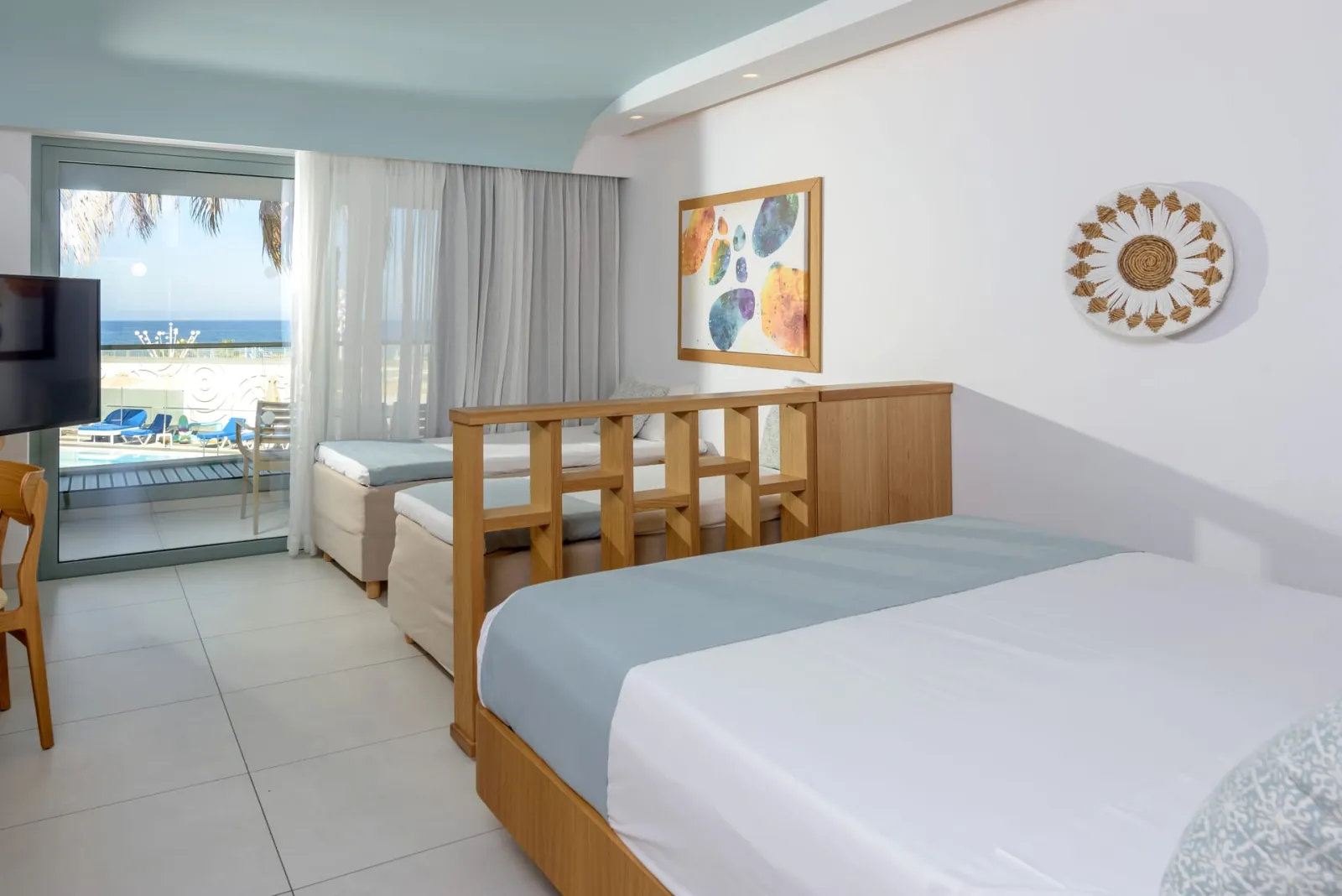 Family Open Plan Sea View