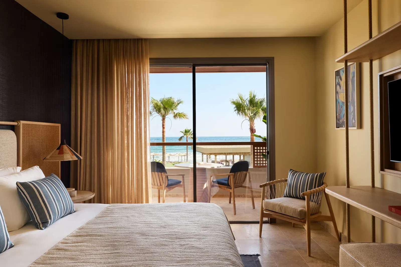 Deluxe Room Frontal Sea View