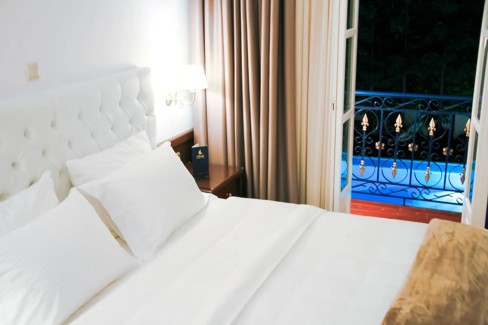 Standard Double Room | Pool View