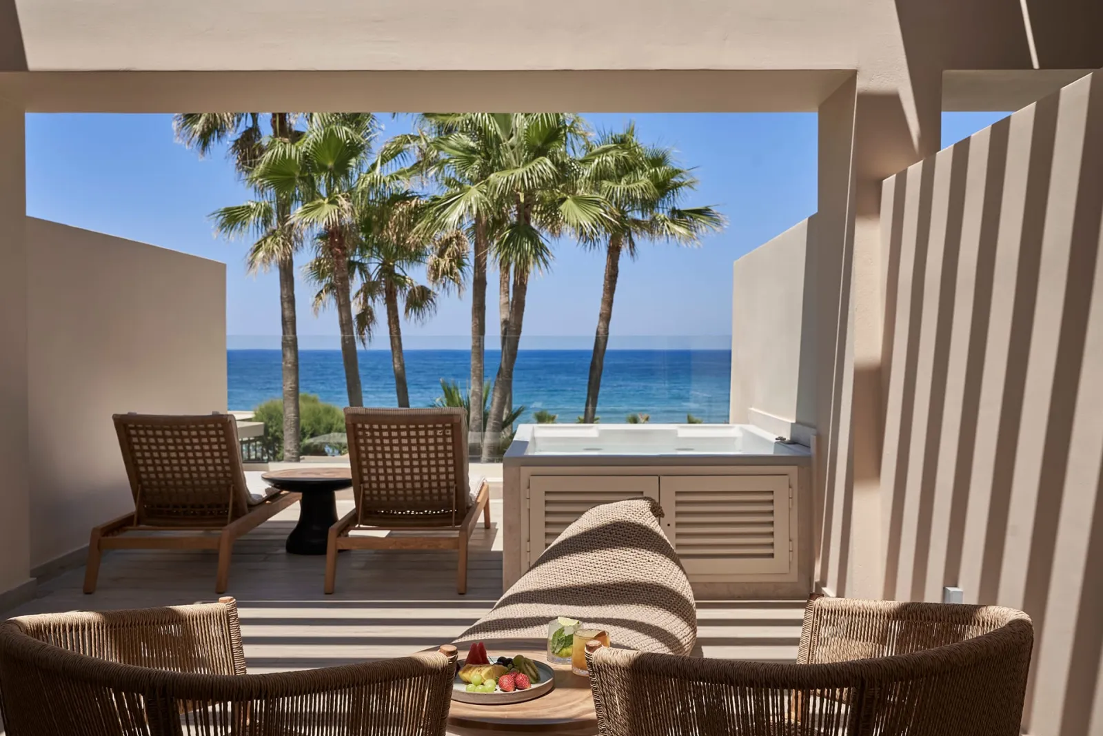 Superior Room Lagoon Sea View Outdoor Whirlpool