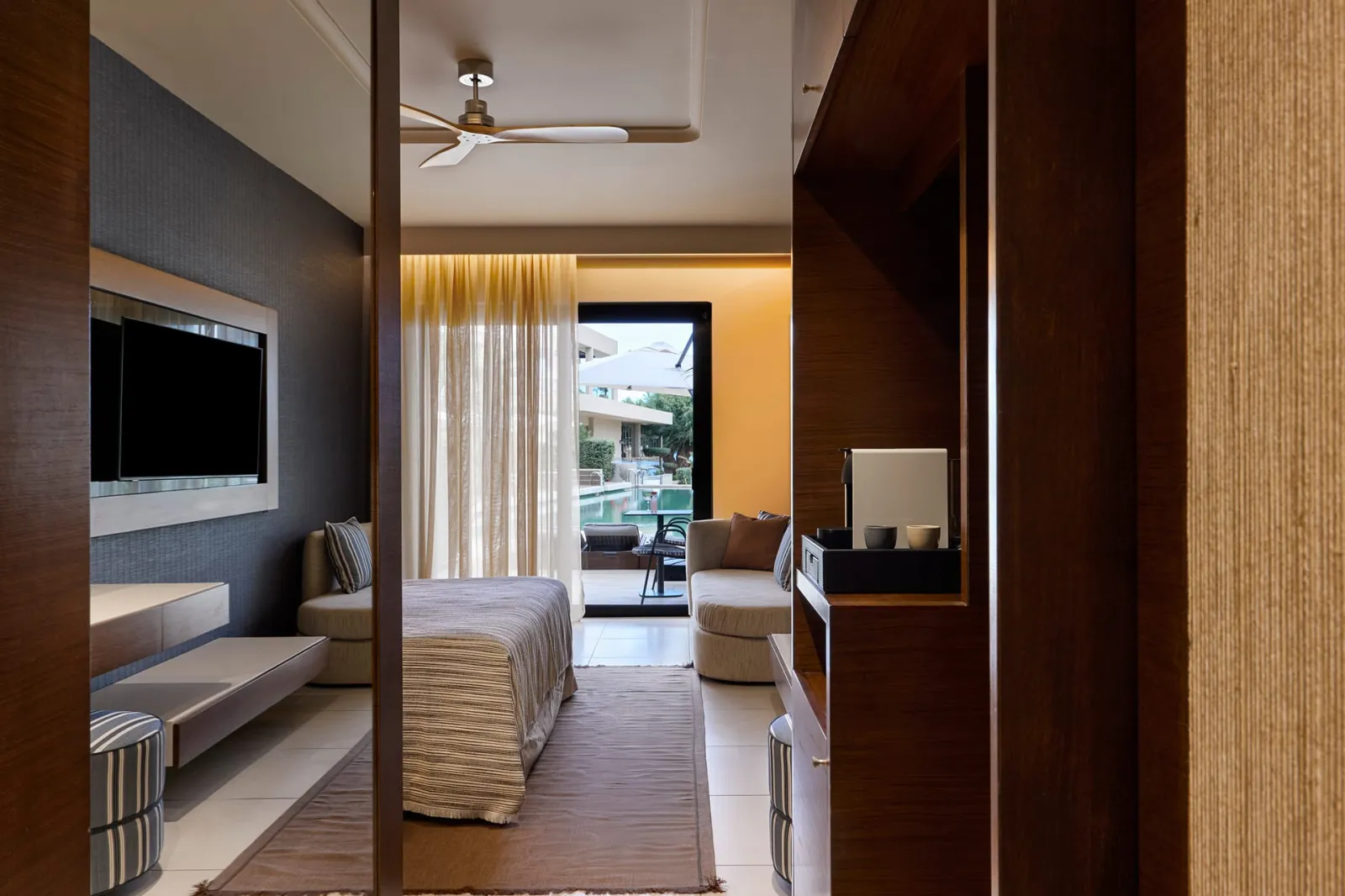 Superior Room Lagoon Swim Out