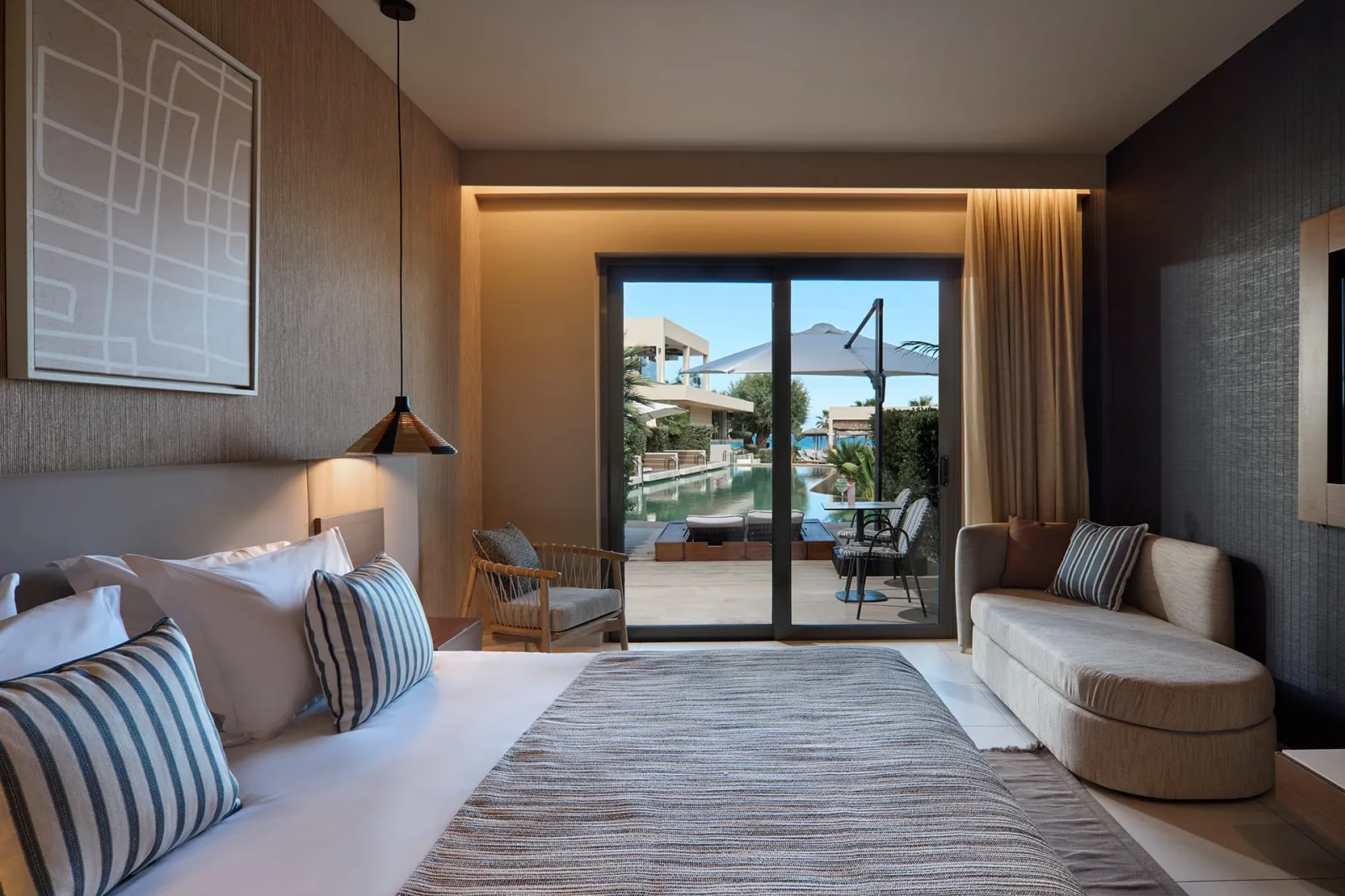 Superior Room Lagoon Swim Out