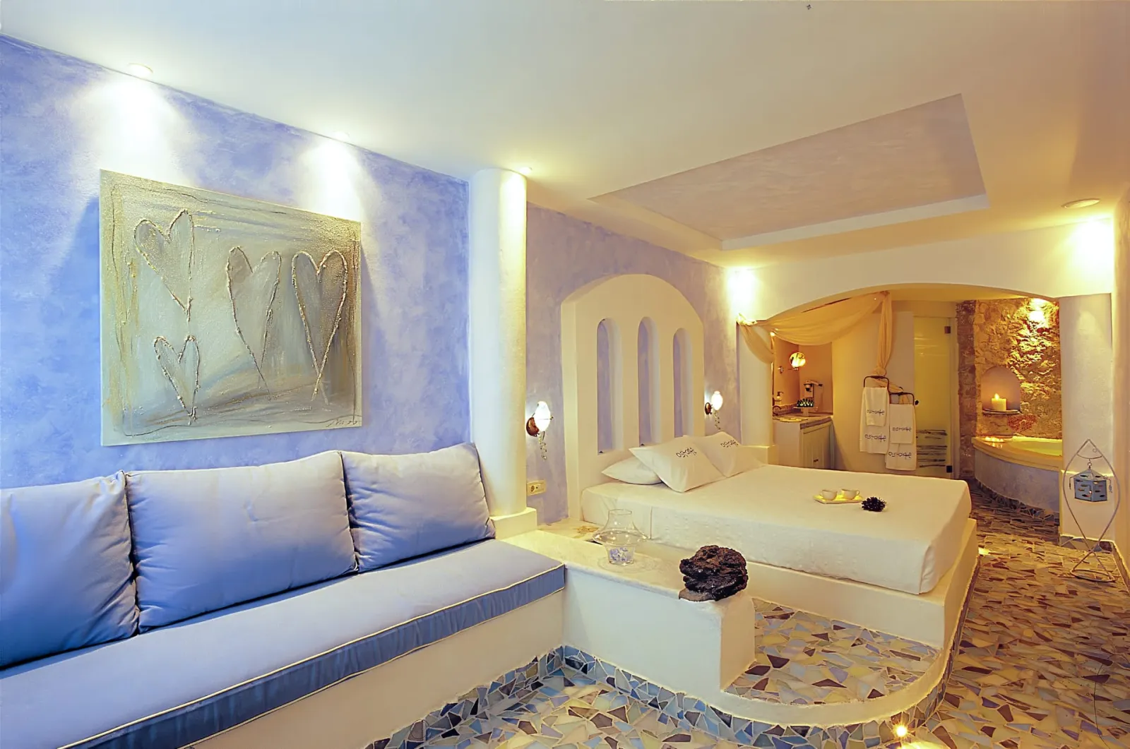 Senior Suite with indoor couples Jacuzzi and private balcony with sea/caldera/volcano view