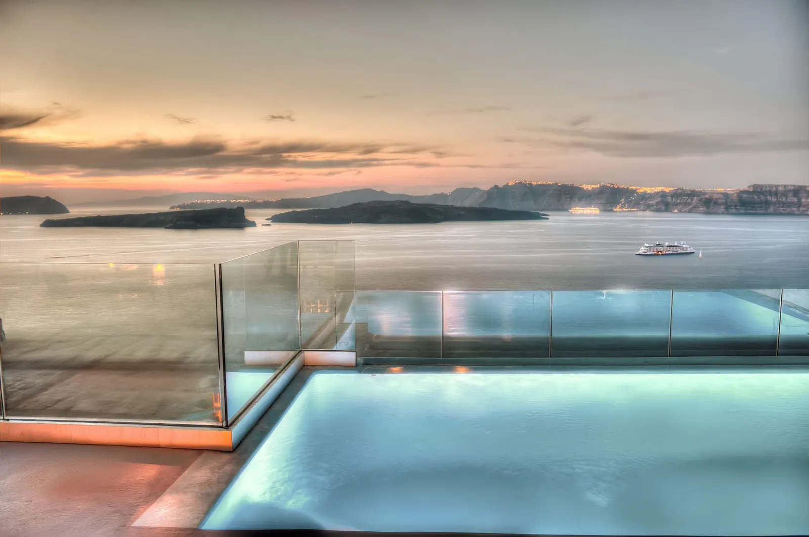 Astarte Suite with private infinity pool indoor couples Jacuzzi and private panoramic terrace with sea/caldera/volcano view