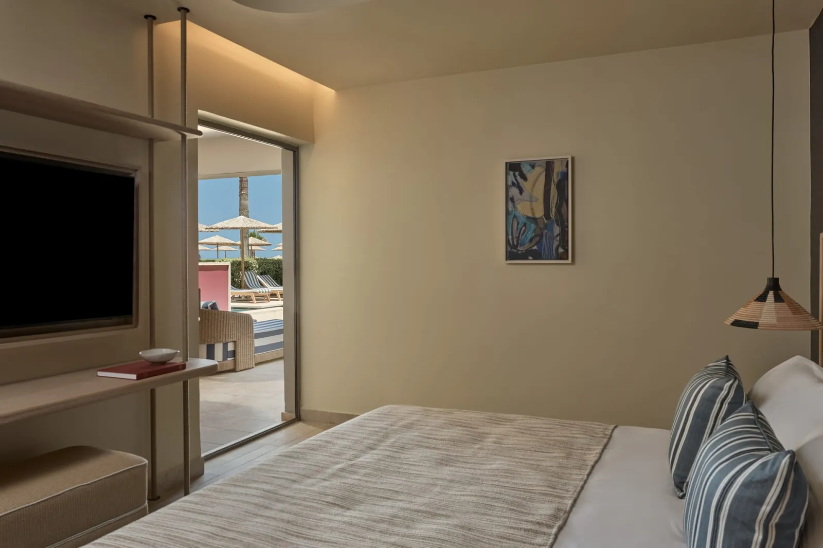 Signature Suite Swim Out
