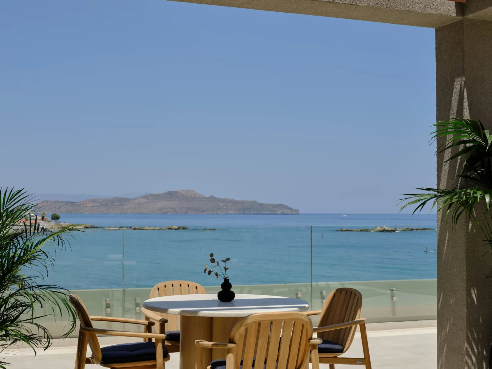 Signature Frontal Sea View Suite Hydro Plunge Pool