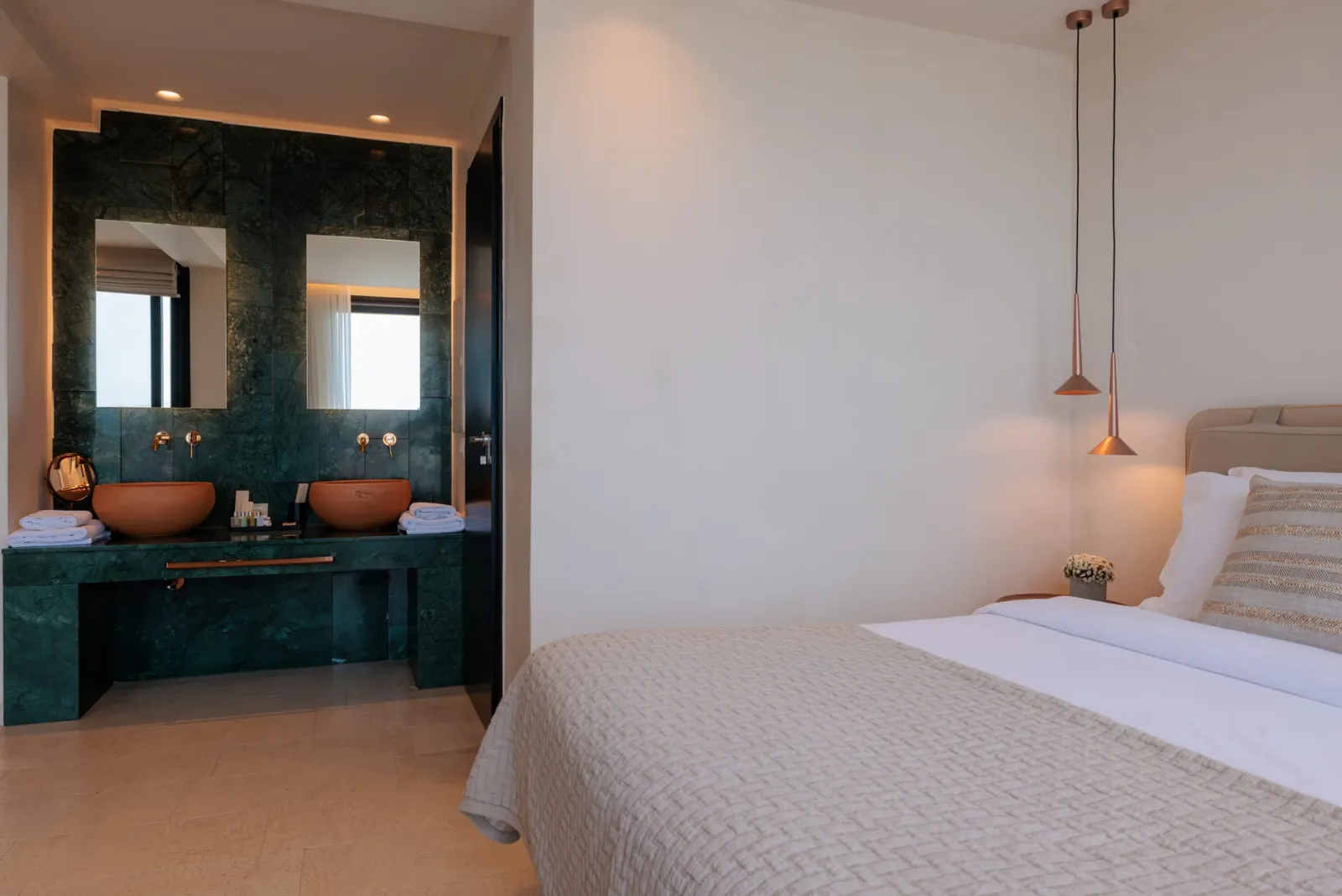 Deluxe Double with Outdoor Jetted Tub &amp; Sea View