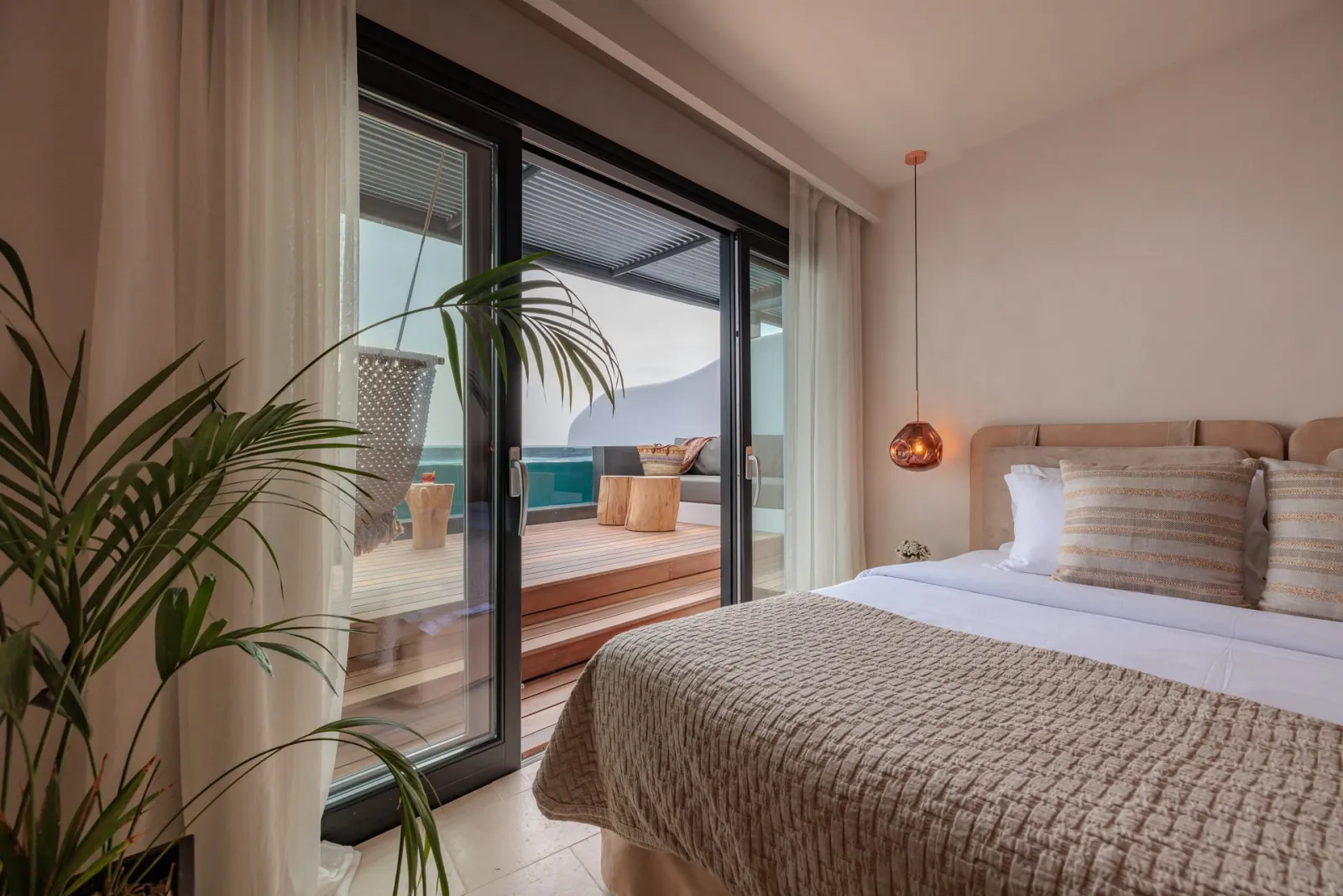 Superior Double with Private Pool & Sea View