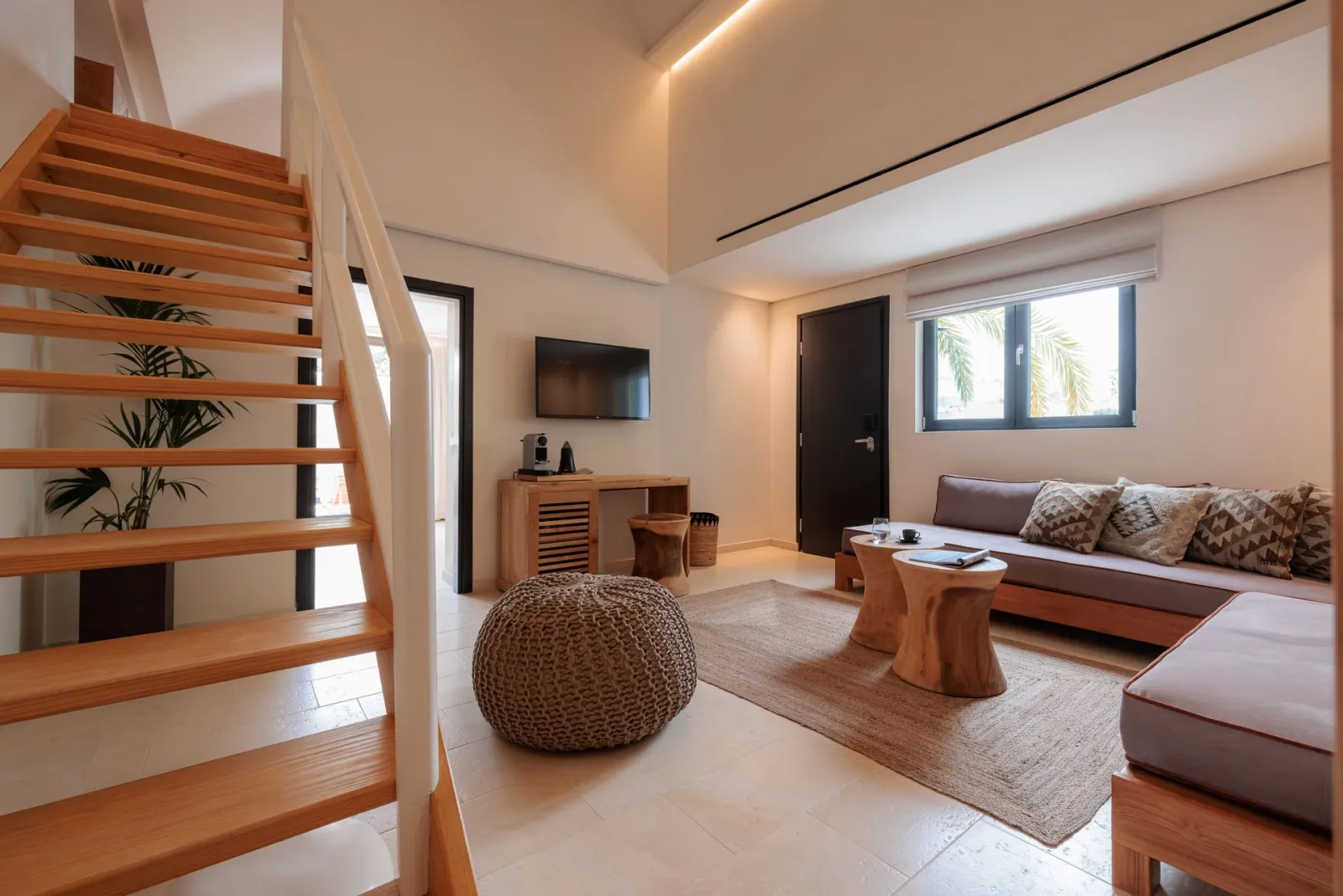 Asty 2 Bedroom Loft Suite with Private Pool &amp; Surrounding View