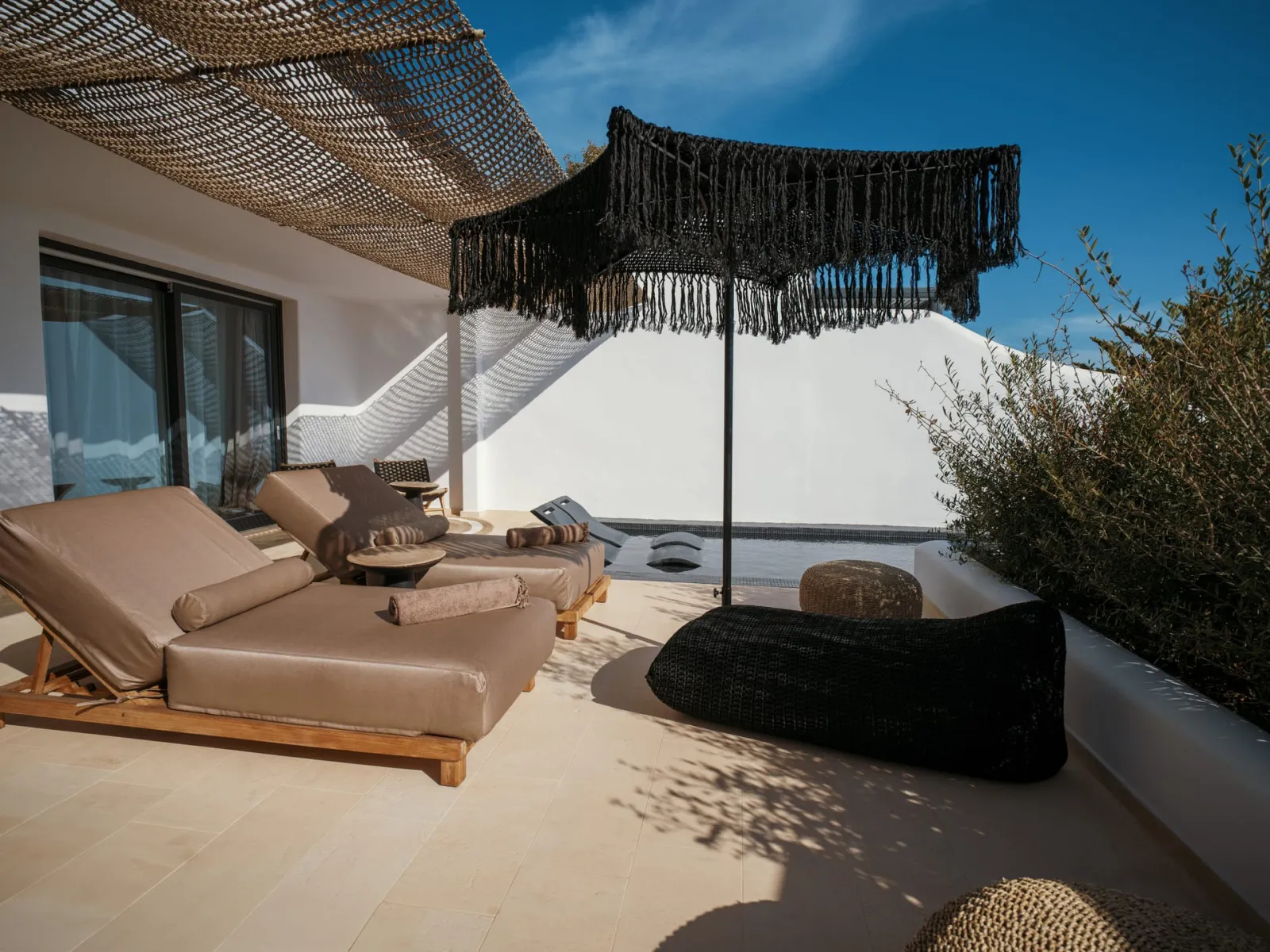 Asty Maisonette with Private Pool