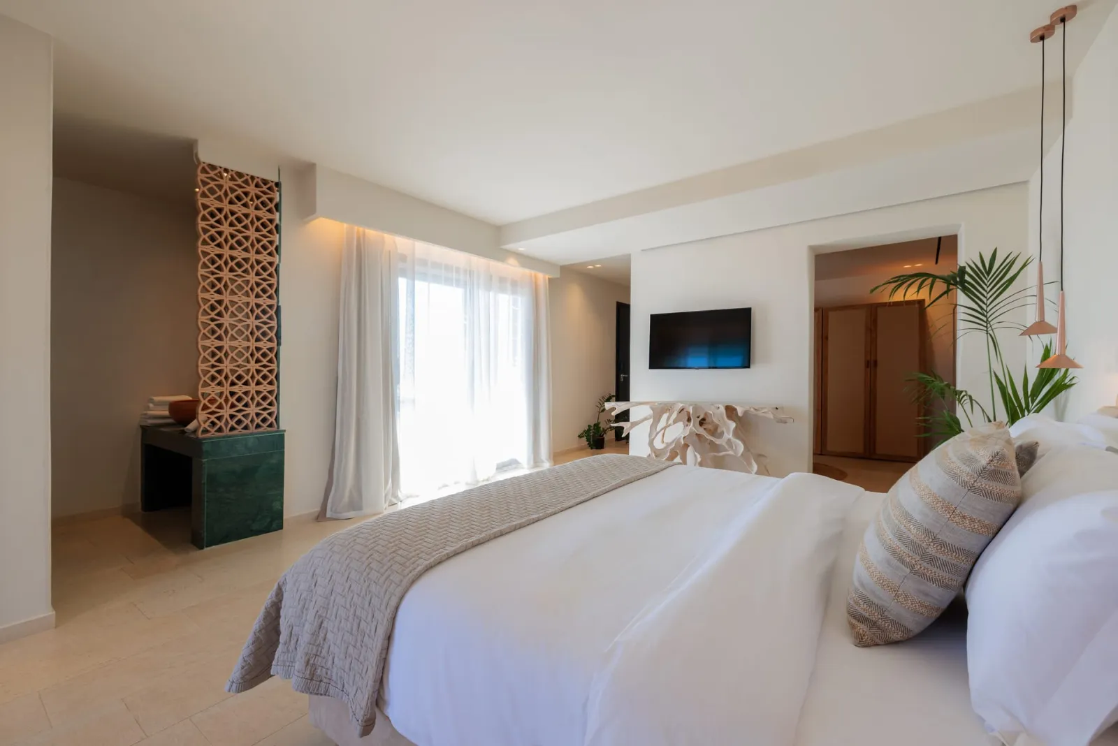 Master Suite with Private Pool & Sea View