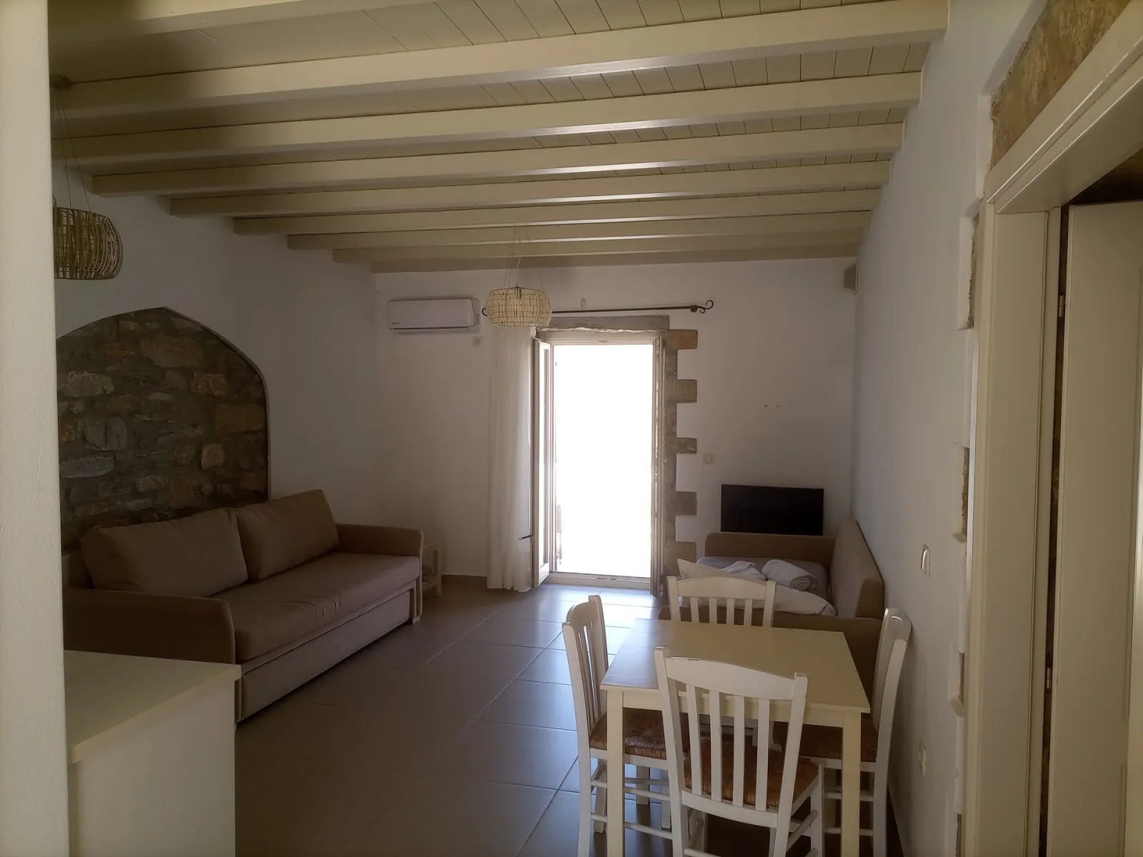 Family Apartment Ground Floor with Side Sea View