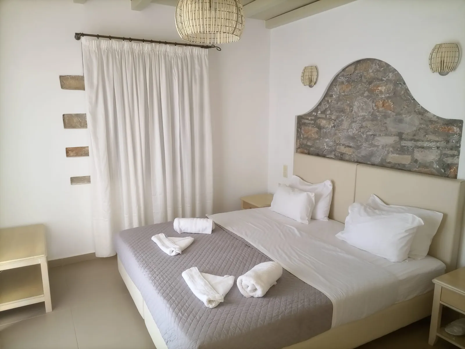 Family Apartment Ground Floor with Side Sea View