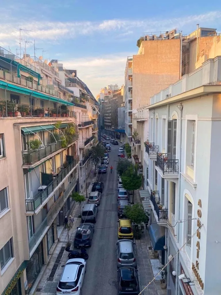 Stroll to the Acropolis – Athanasiou Diakou 16 Athens
