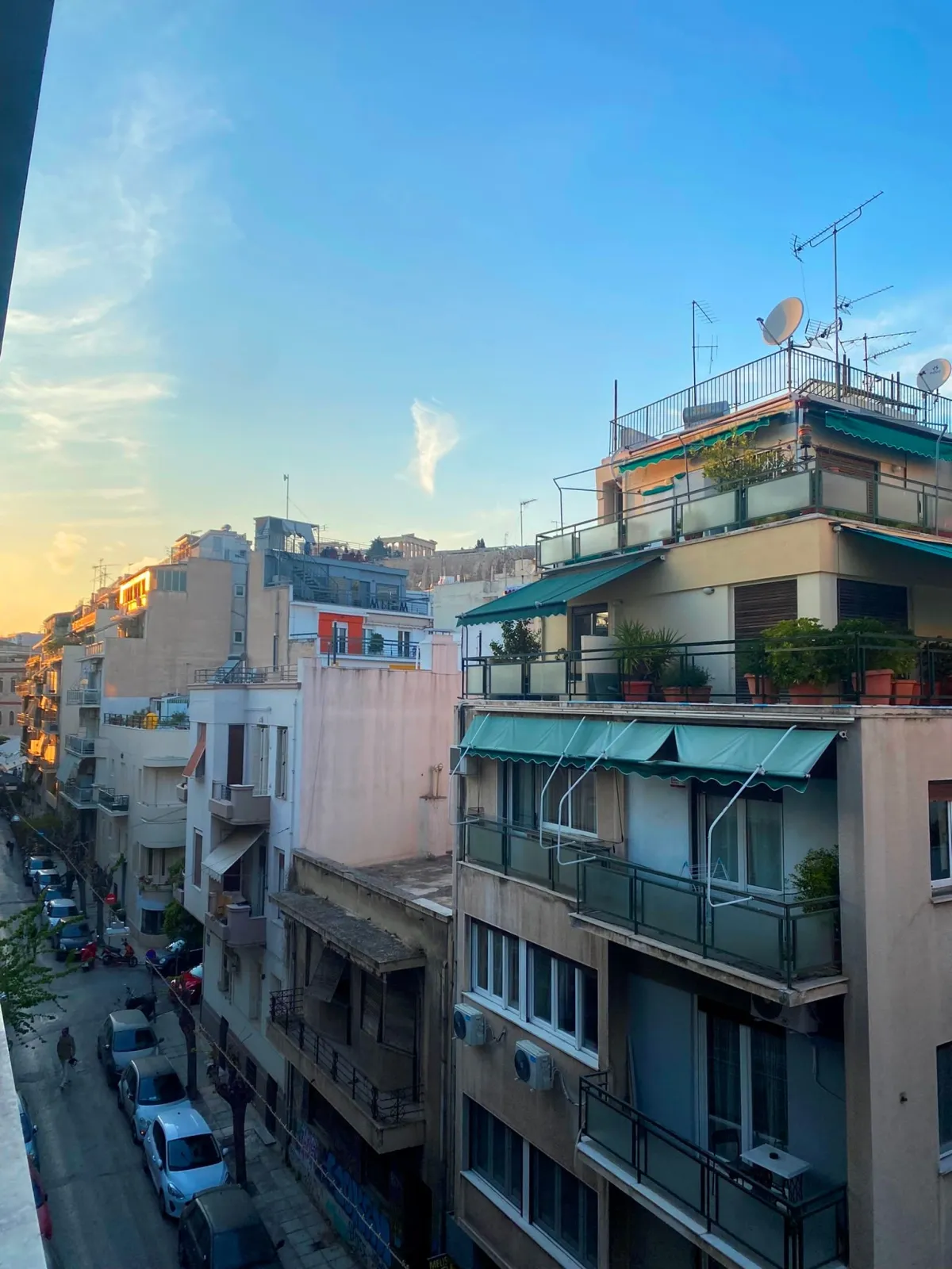Stroll to the Acropolis – Athanasiou Diakou 16 Athens