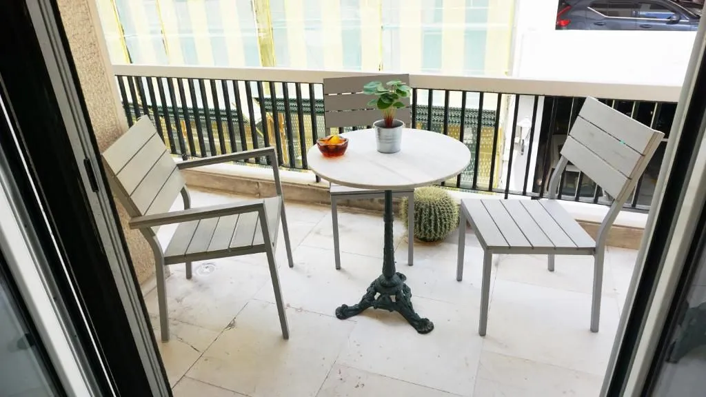 A few steps away from Syntagma and Plaka (A1) – Nikis 33 Athens