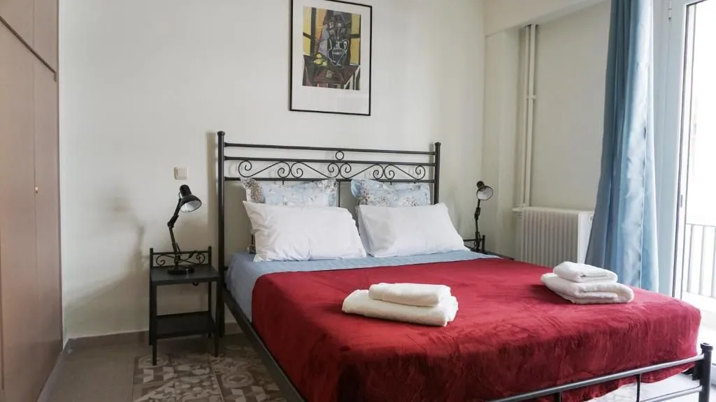 A few steps away from Syntagma and Plaka (A1) – Nikis 33 Athens