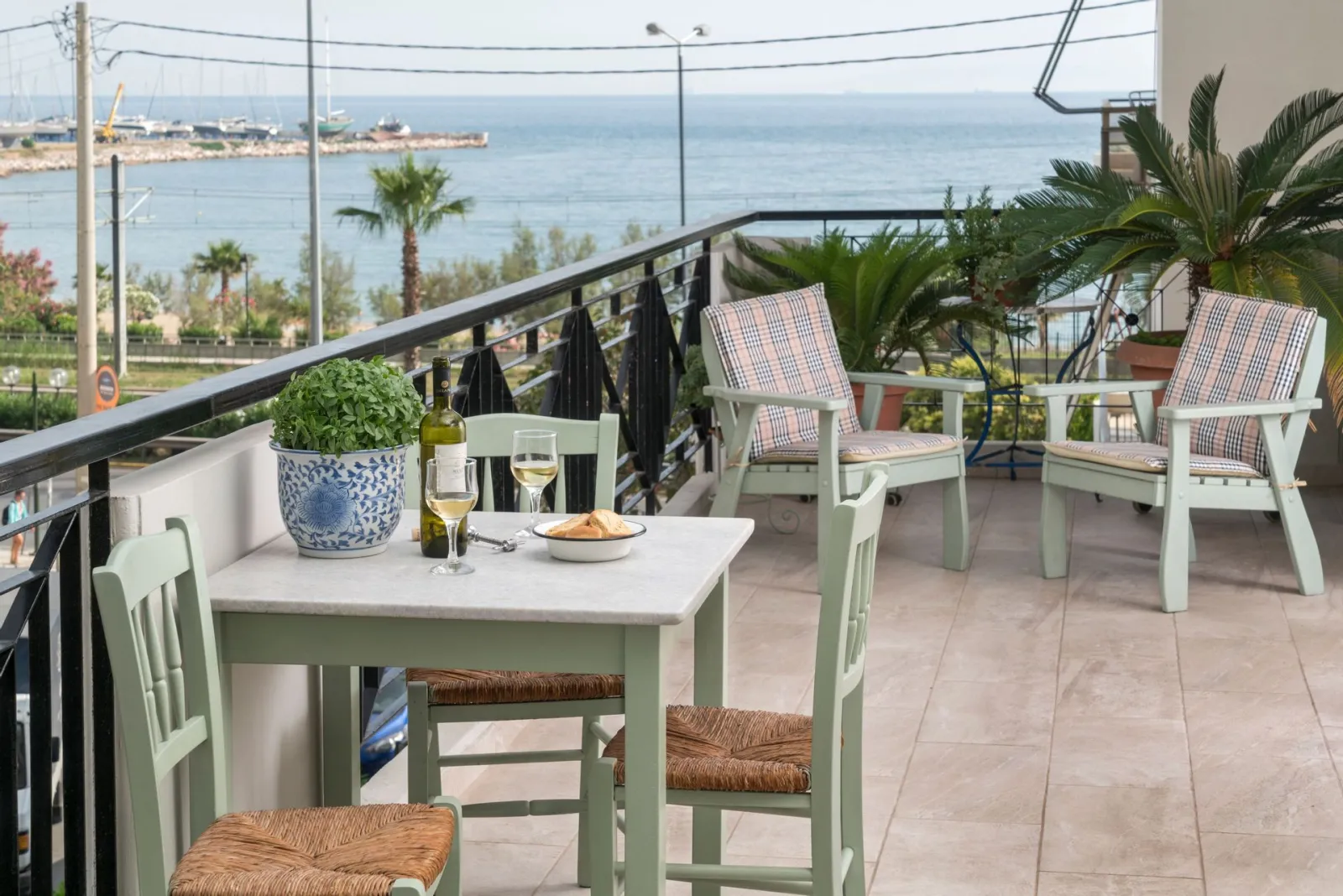Unique flat with sea view – Aiantos 3 Palio Faliro