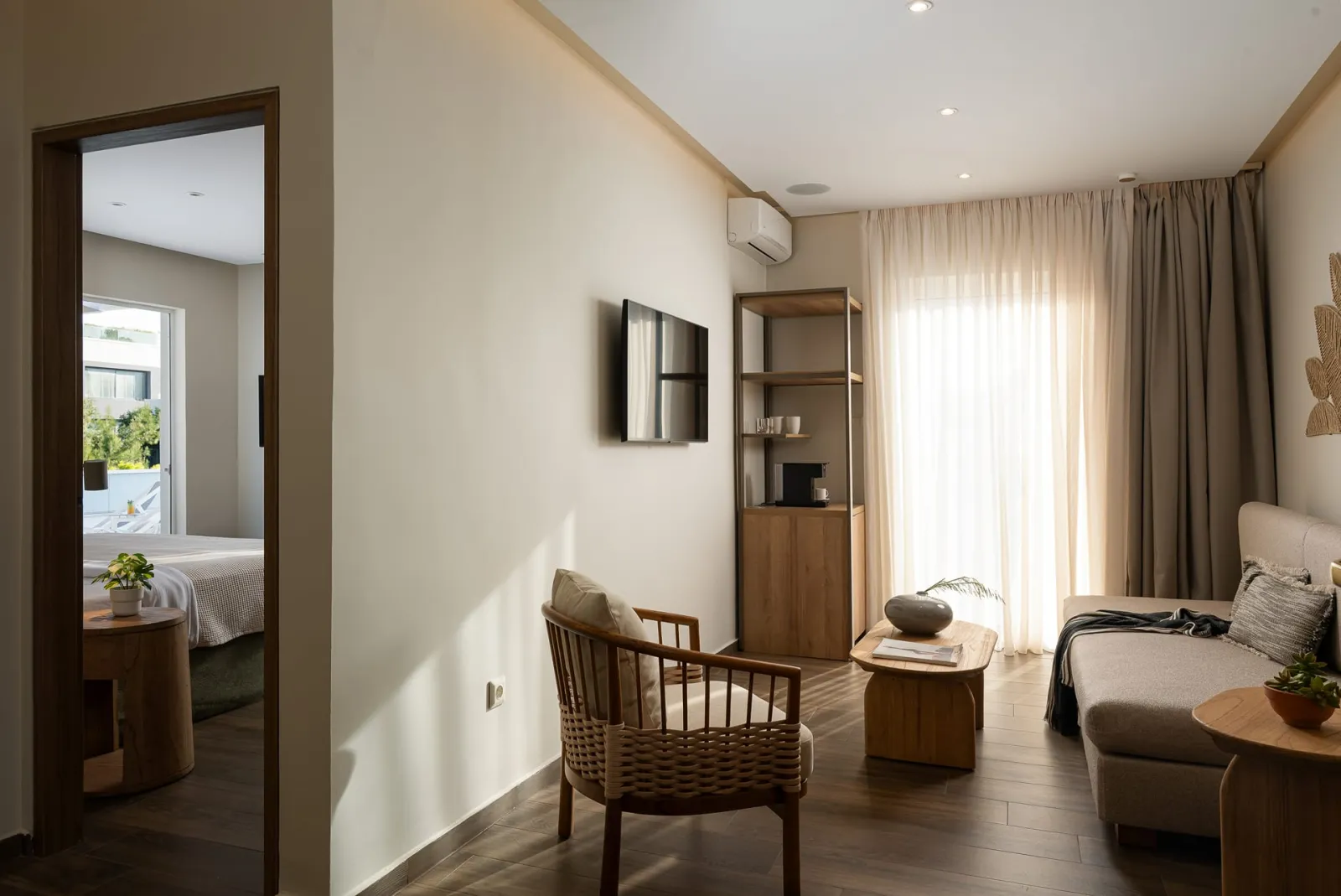 Penthouse Comfort Suite with Hot Tub