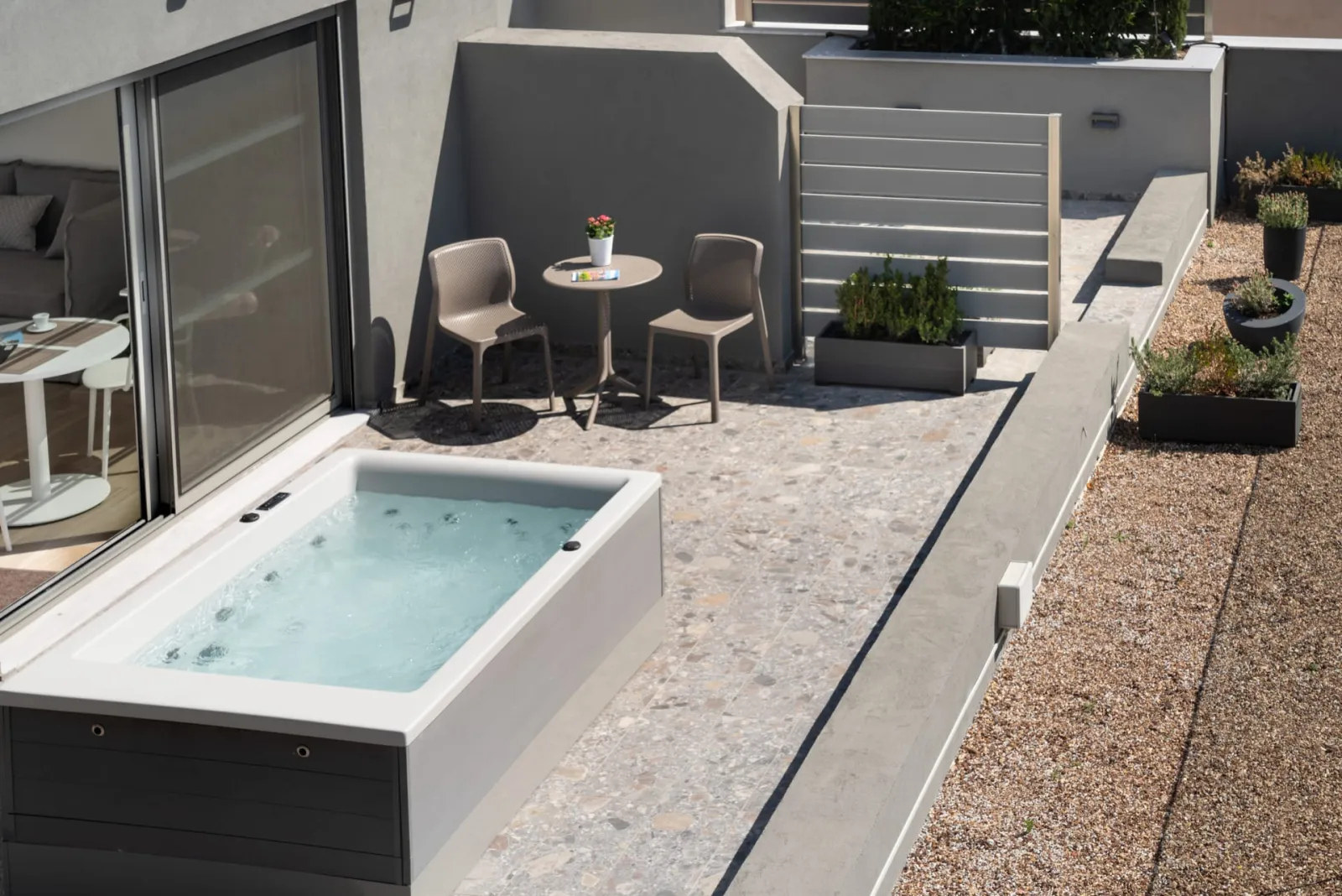 One Bedroom Rooftop Apartment with Terrace and Hot Tub