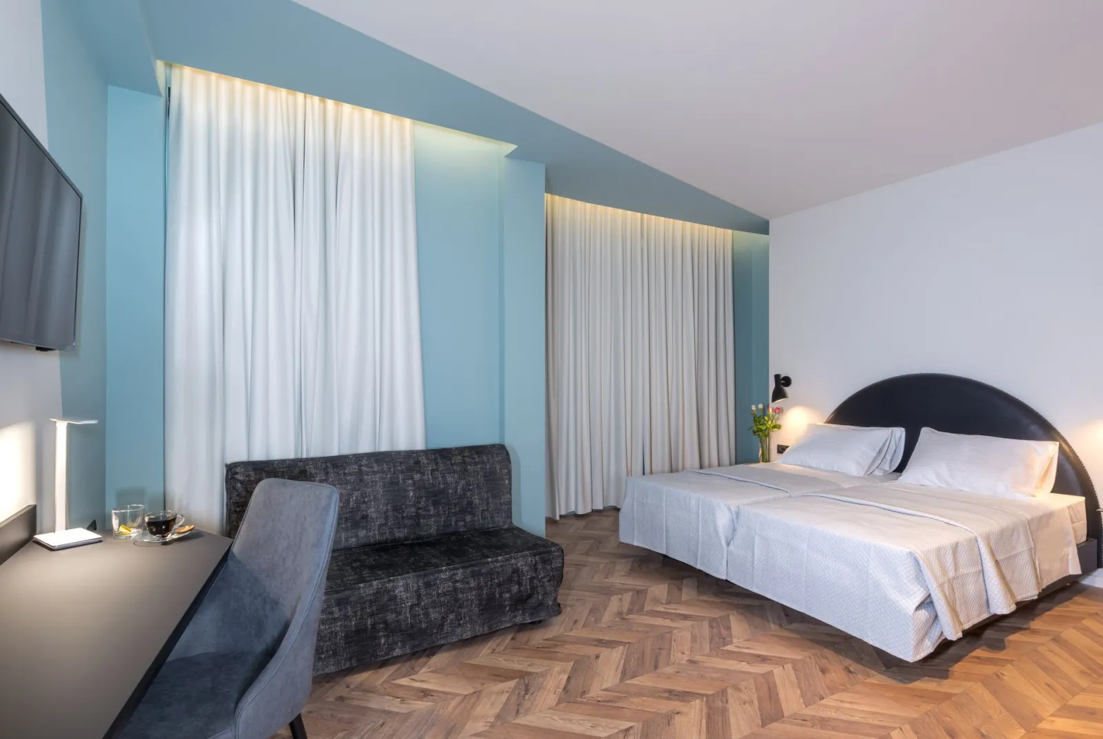 Junior Suite with City View