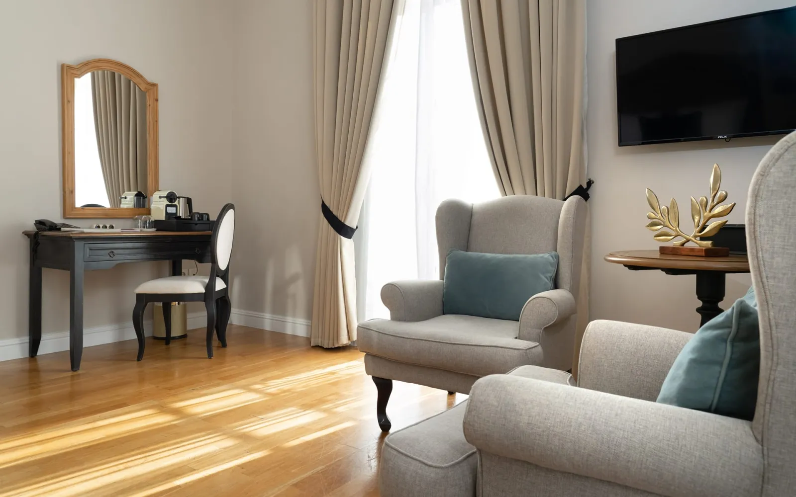 Corner Suite with balcony