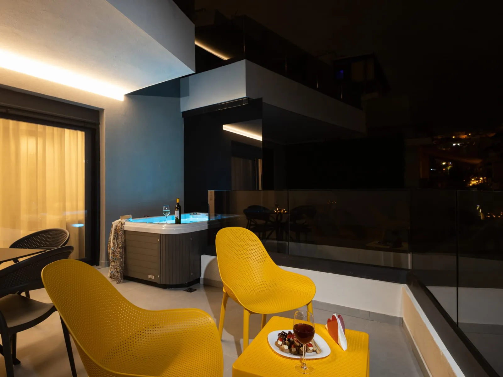 1 Bedroom Suite with Jacuzzi