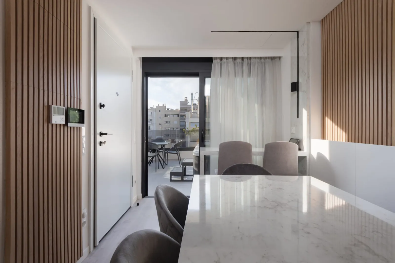2 Bedroom Maisonette Suite with Jacuzzi