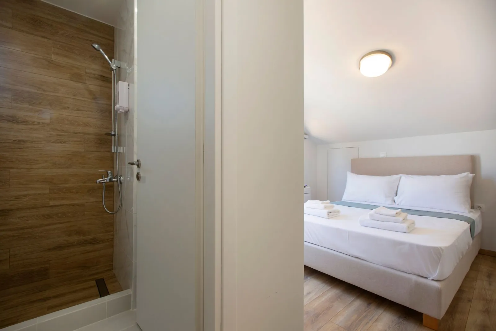 Classic Panorama Maisonette with Private Outdoor Heated Jacuzzi