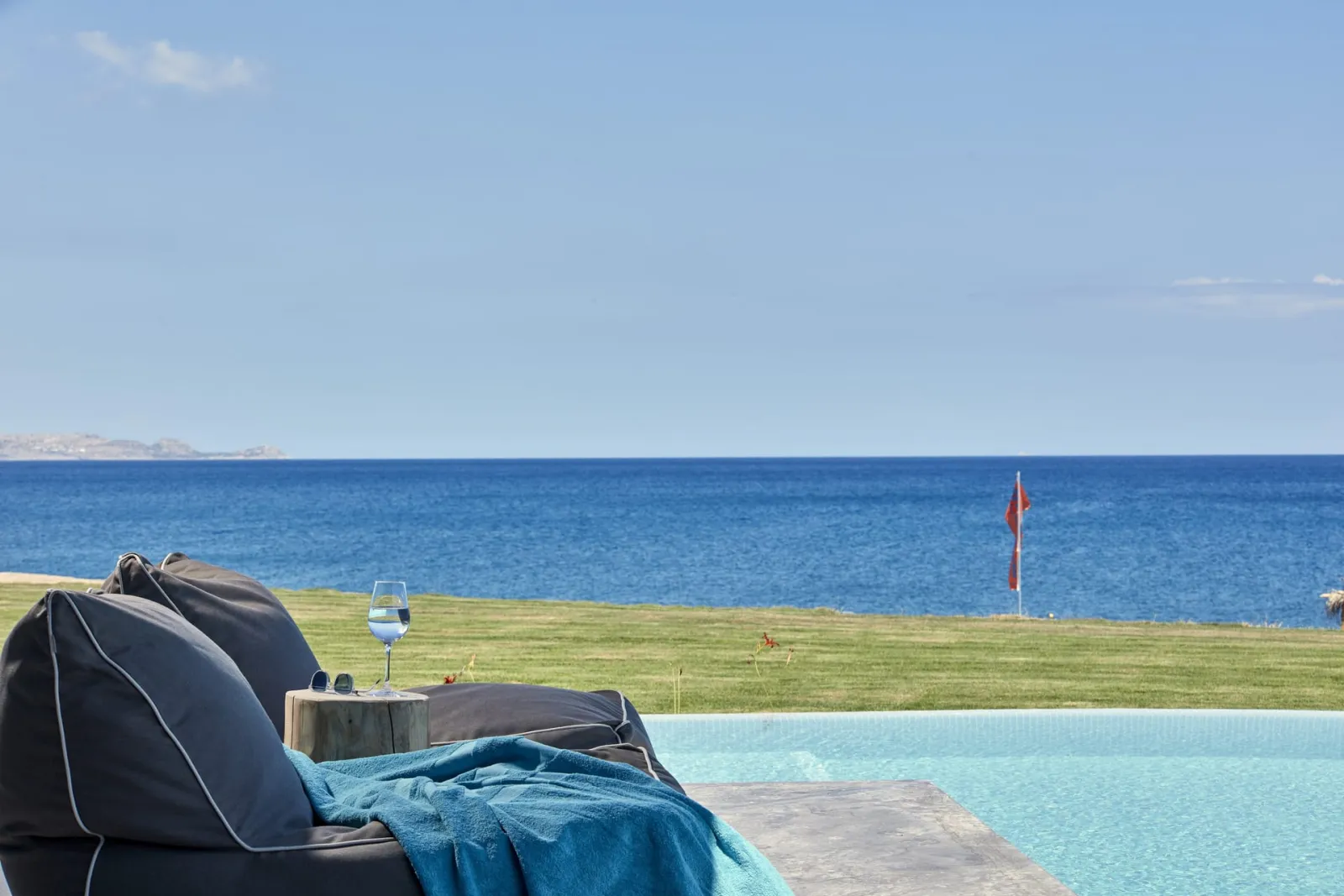 Family Beach Front Dreams Suite Private Pool Sea View