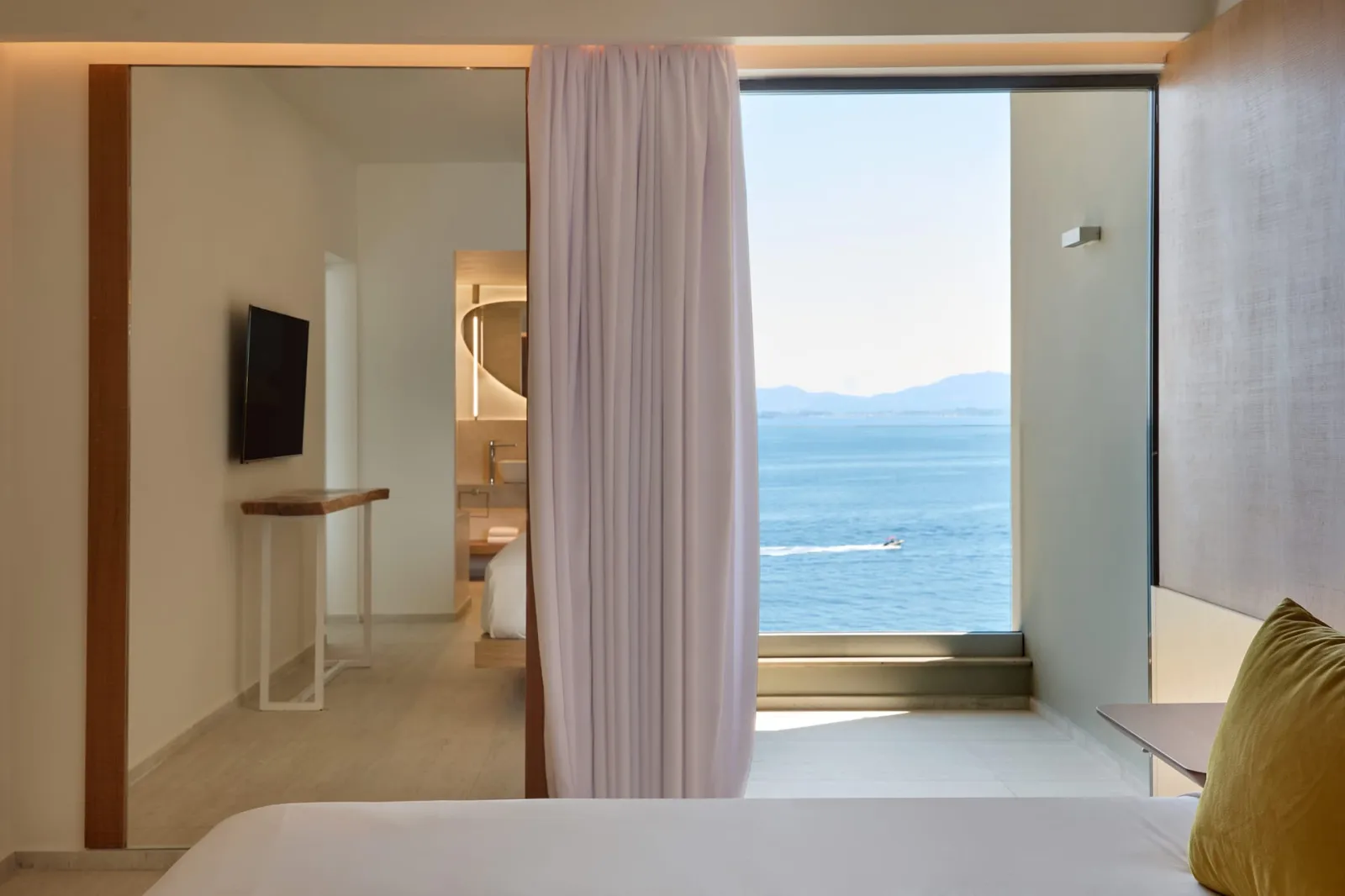 One Bedroom Suite Sea View