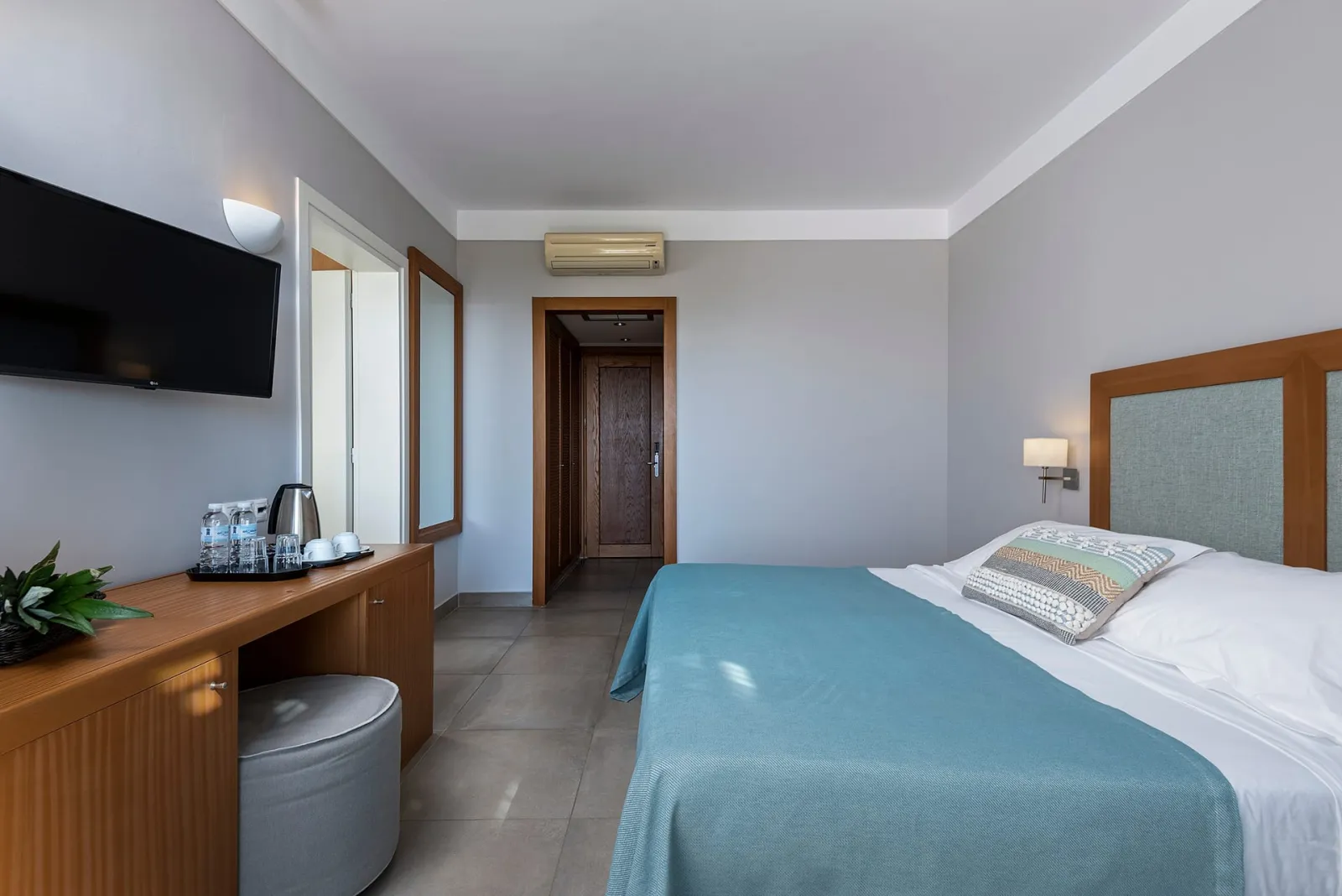 Executive Suite Garden View | Resort Area