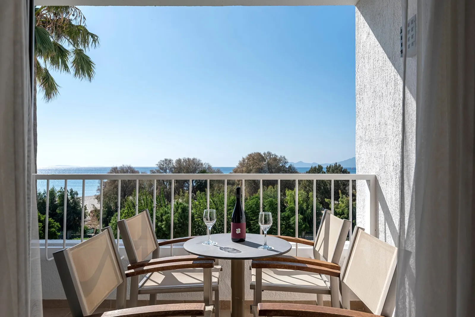 Executive Suite Garden View | Resort Area