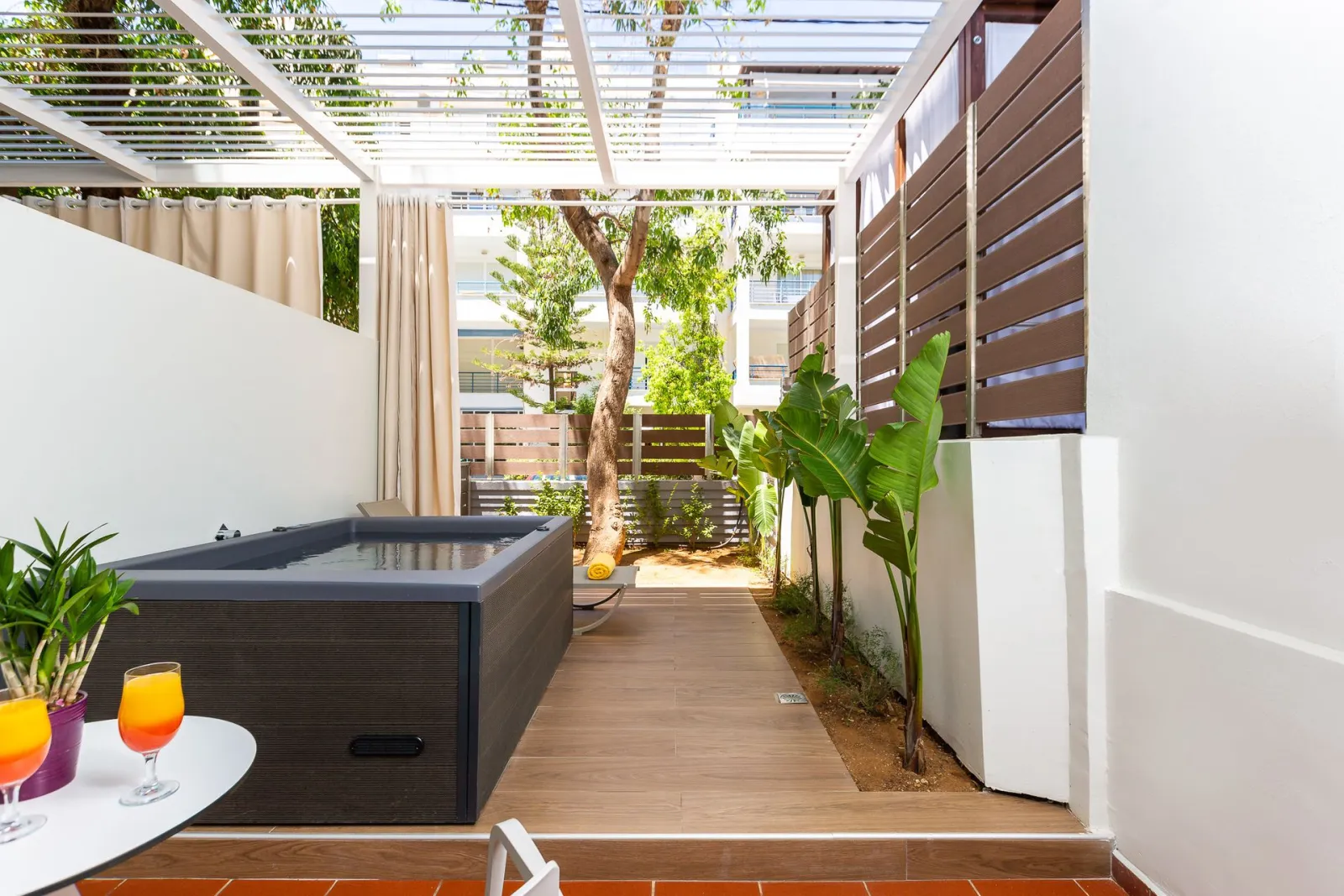 Junior Suite with Jetted Tub