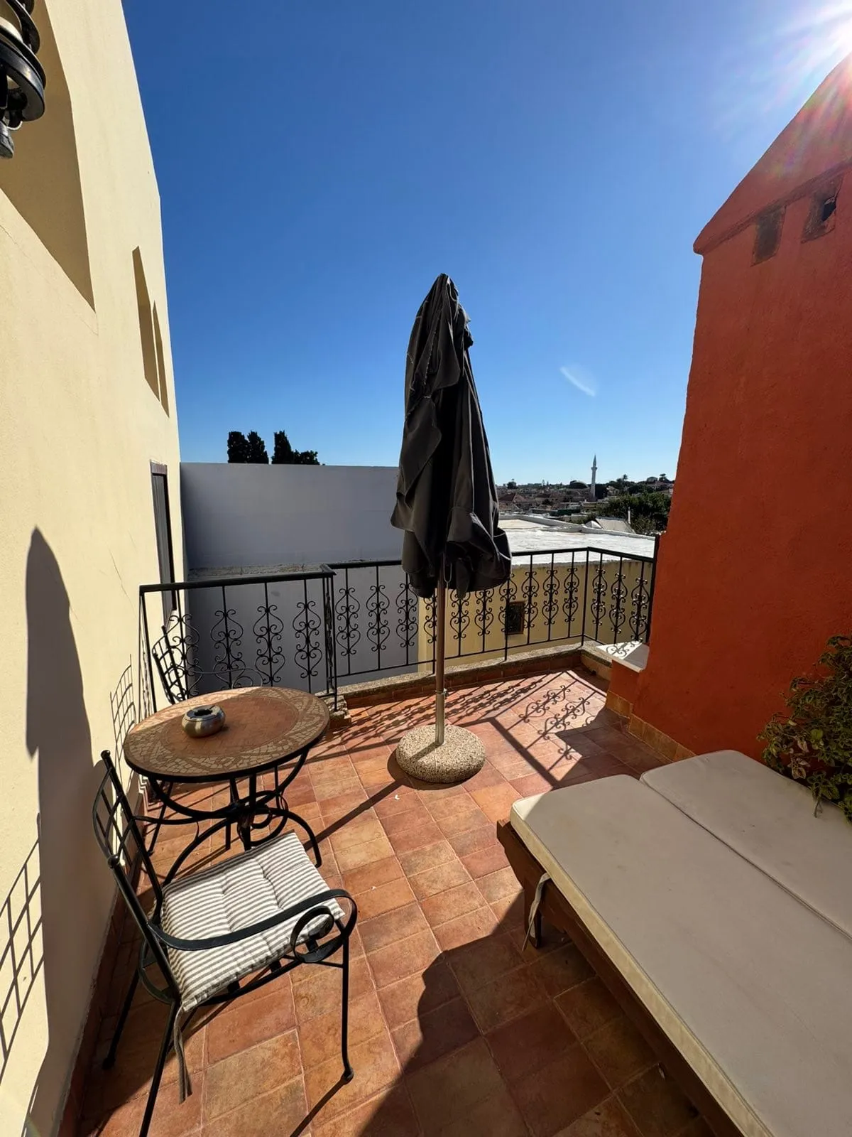 Notos Suite with Jetted Shower &amp; Medieval Town View 34m²
