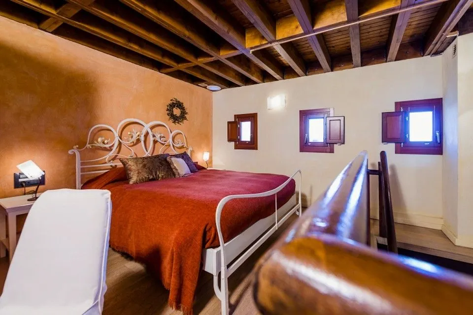 Notos Suite with Jetted Shower &amp; Medieval Town View 34m²